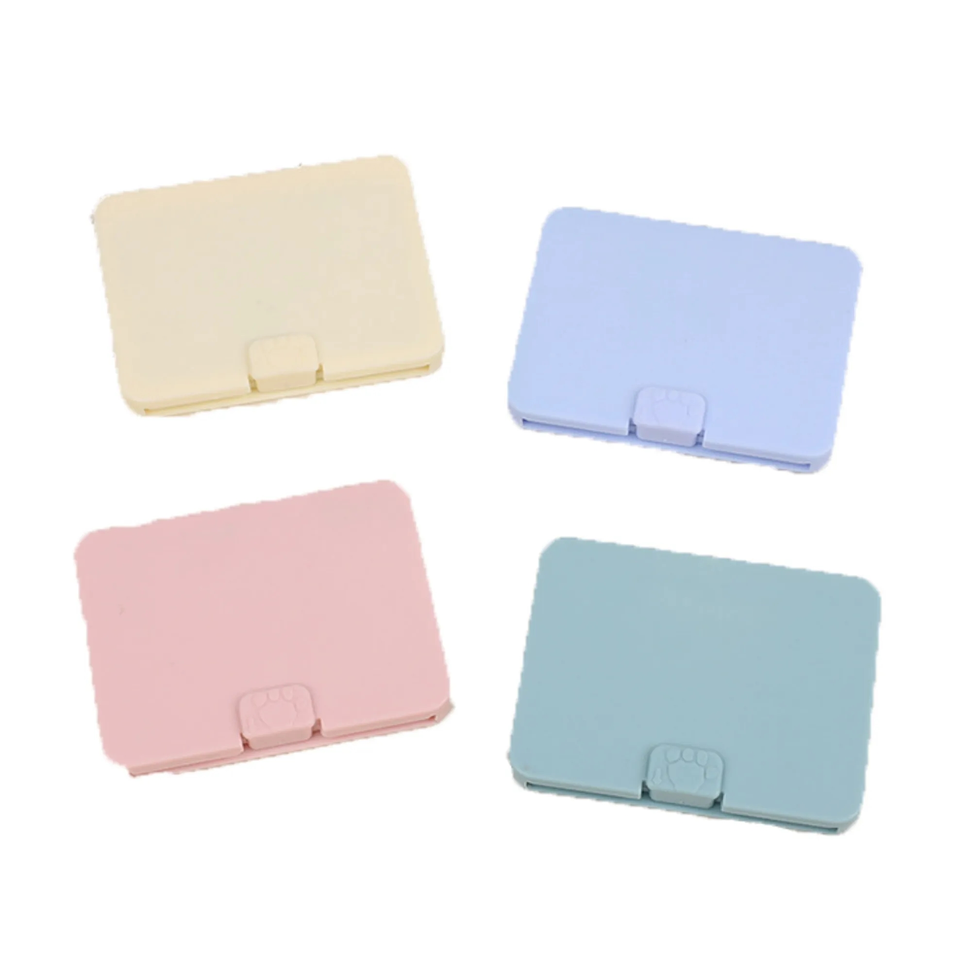 Customized portable comb and small mirror 4