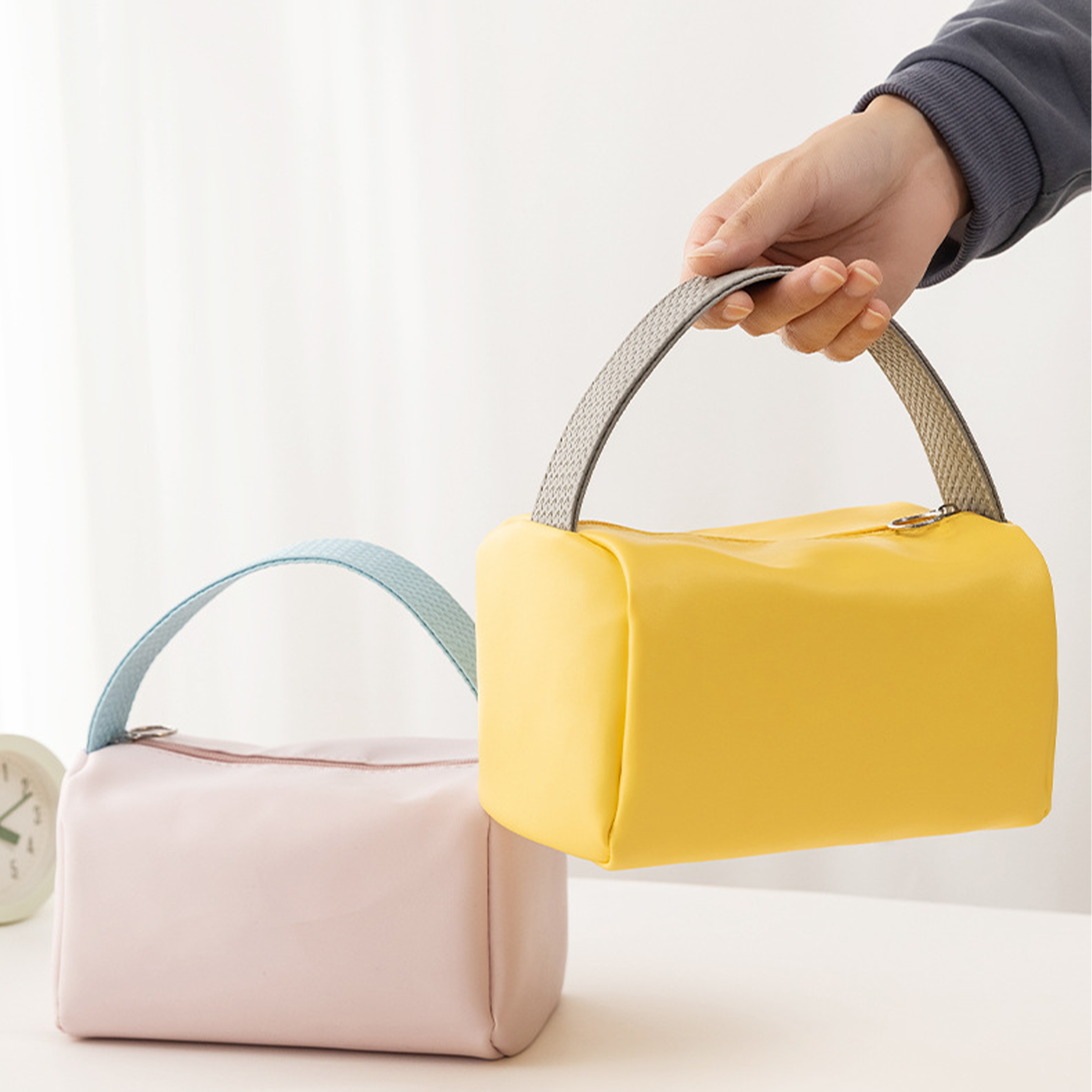 Pu Large Capacity Travel Makeup Bag 17