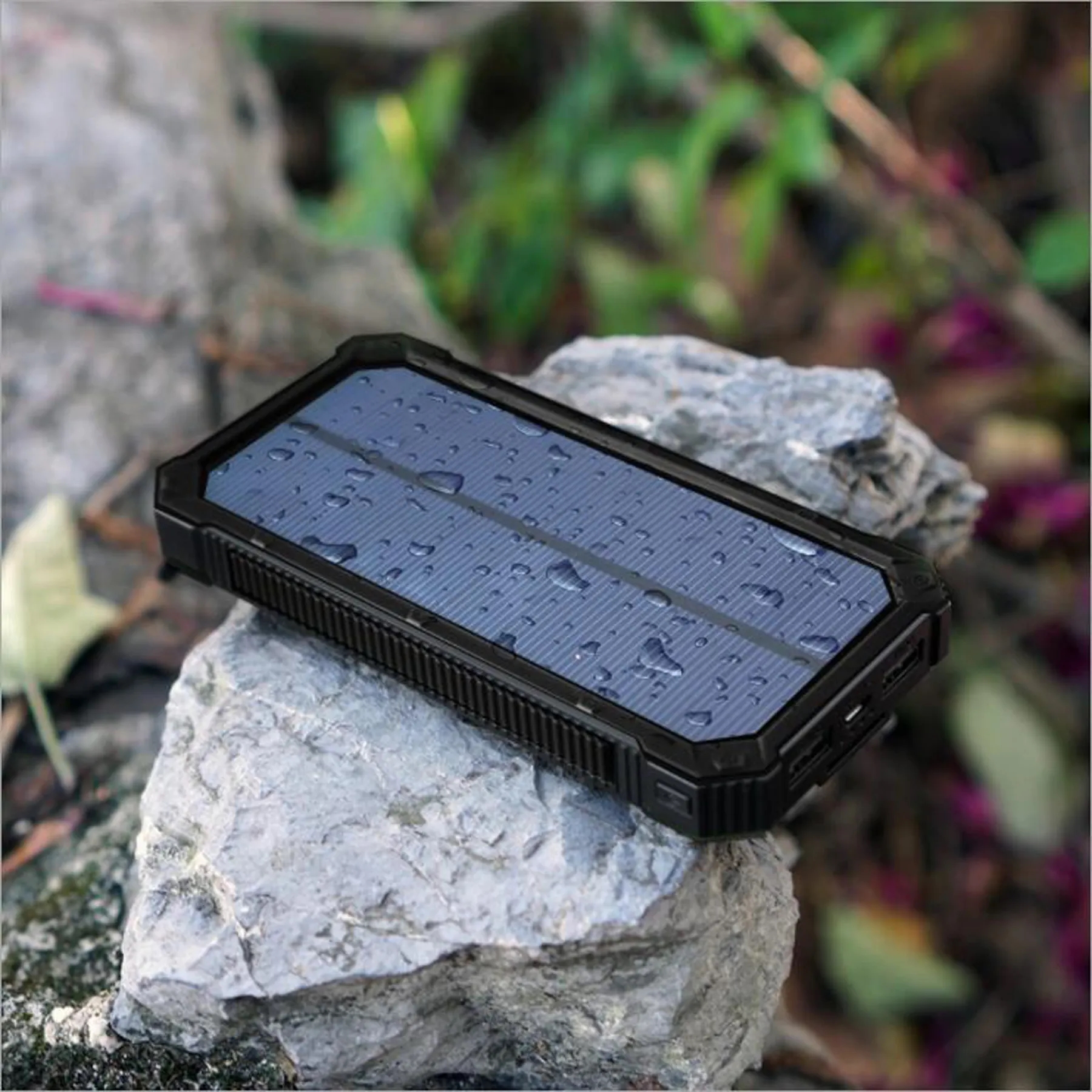 Portable 10000mAh Solar Power Bank with Carabiner 7