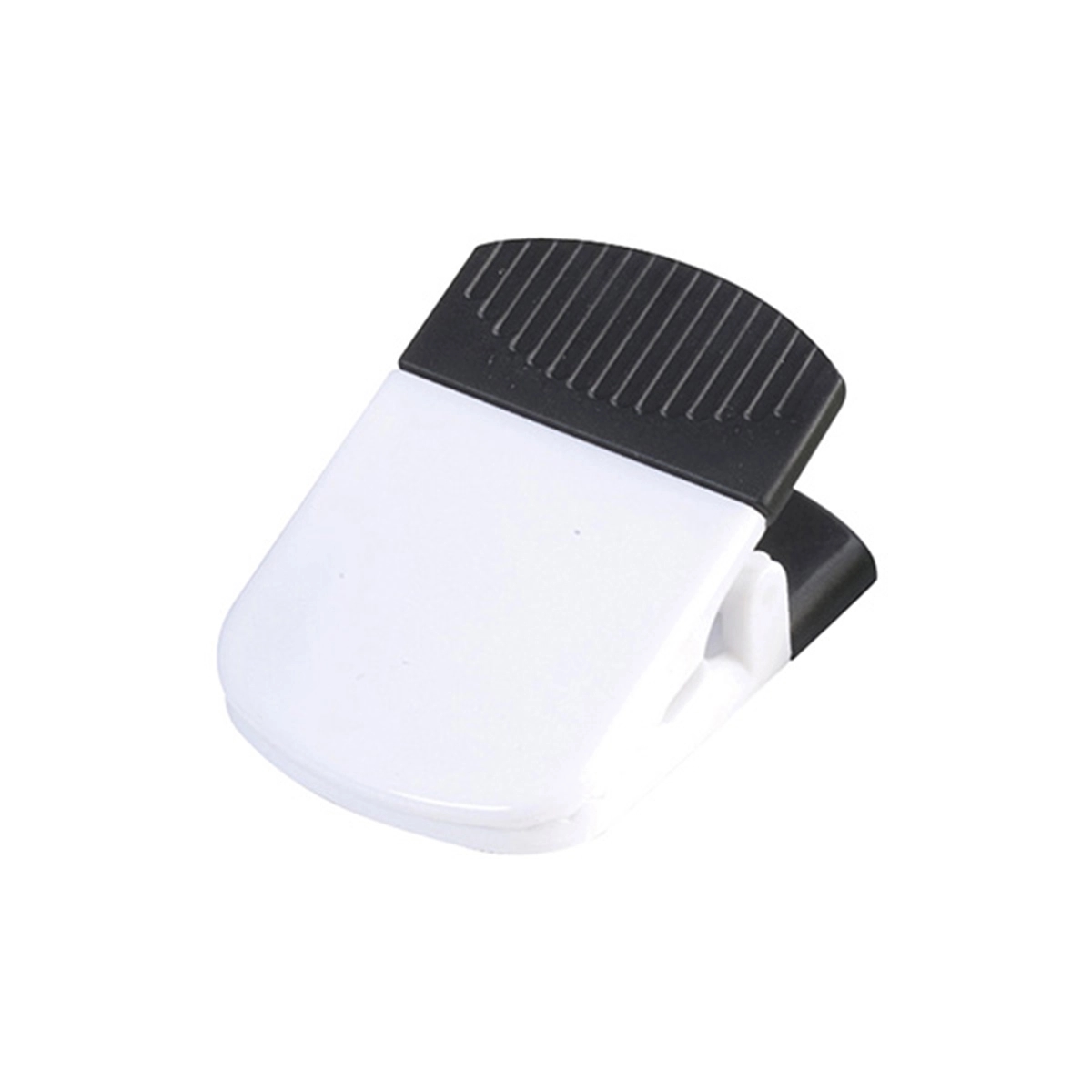 Clip With Magnet 1