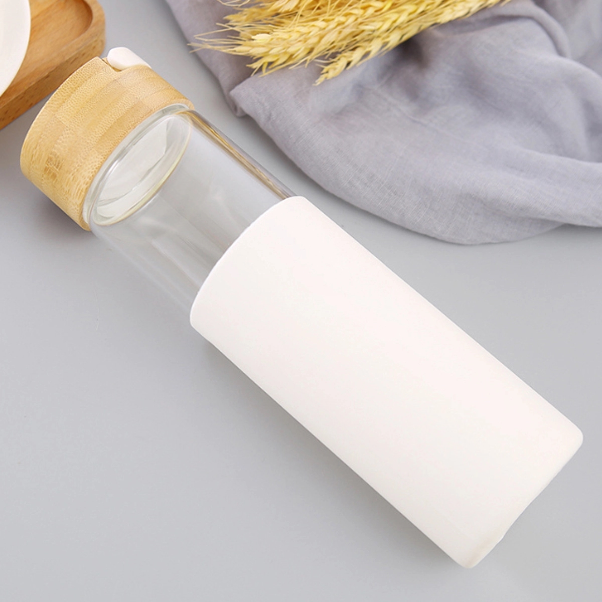 20OZ Glass Bottle with Bamboo Lids 4