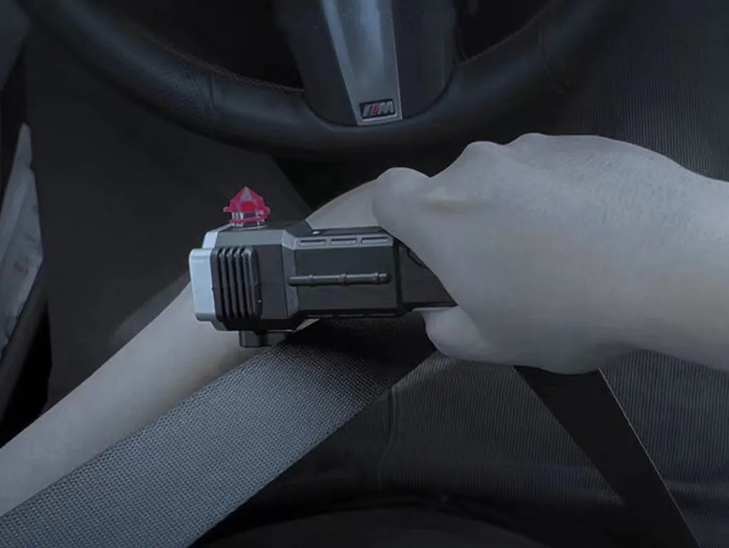 Multifunction Car Escape Tool w/LED Flashlight and Powerbank 4