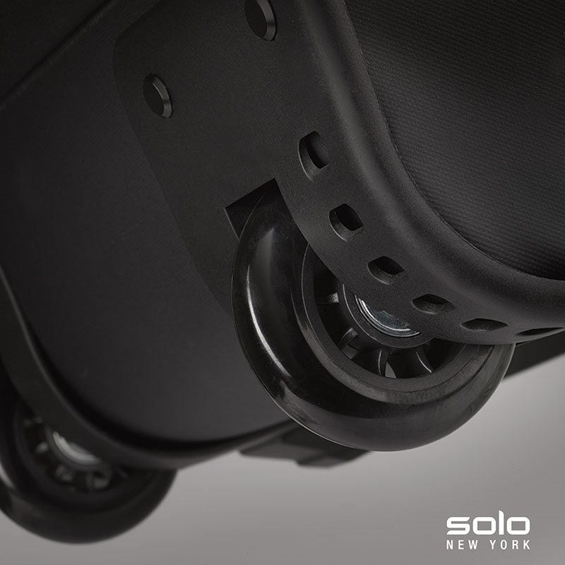 Solo New York Leroy Rolling Duffel 11