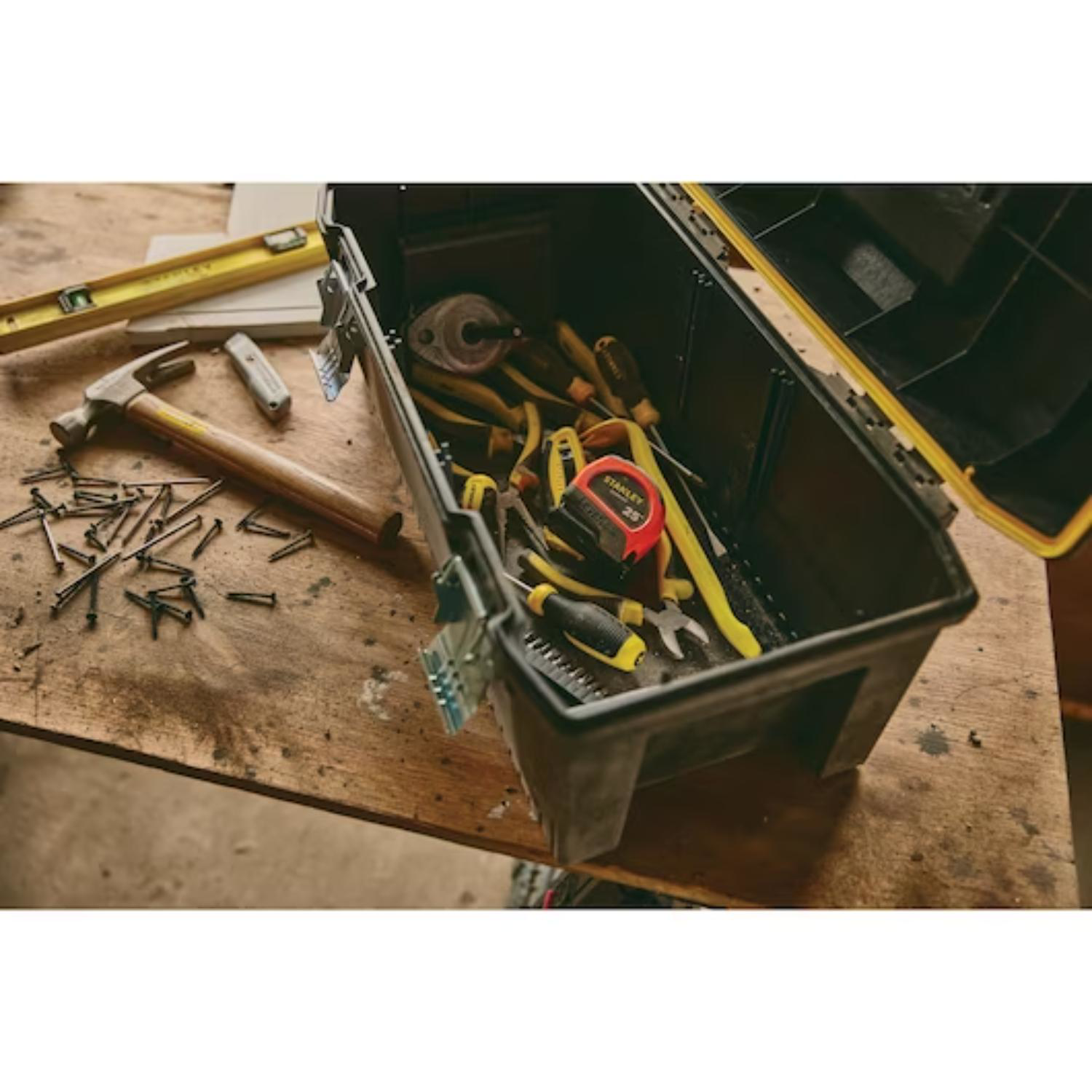 25 ft. Stanley Tools® USA-Made High-Visibility LEVERLOCK® Tape Measure 4
