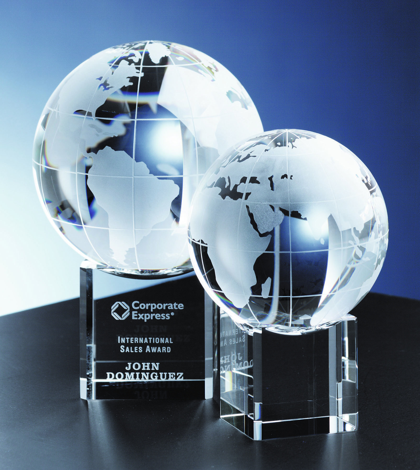 Rotating Crystal Globe Award On Base (3 1/8"x4") 2