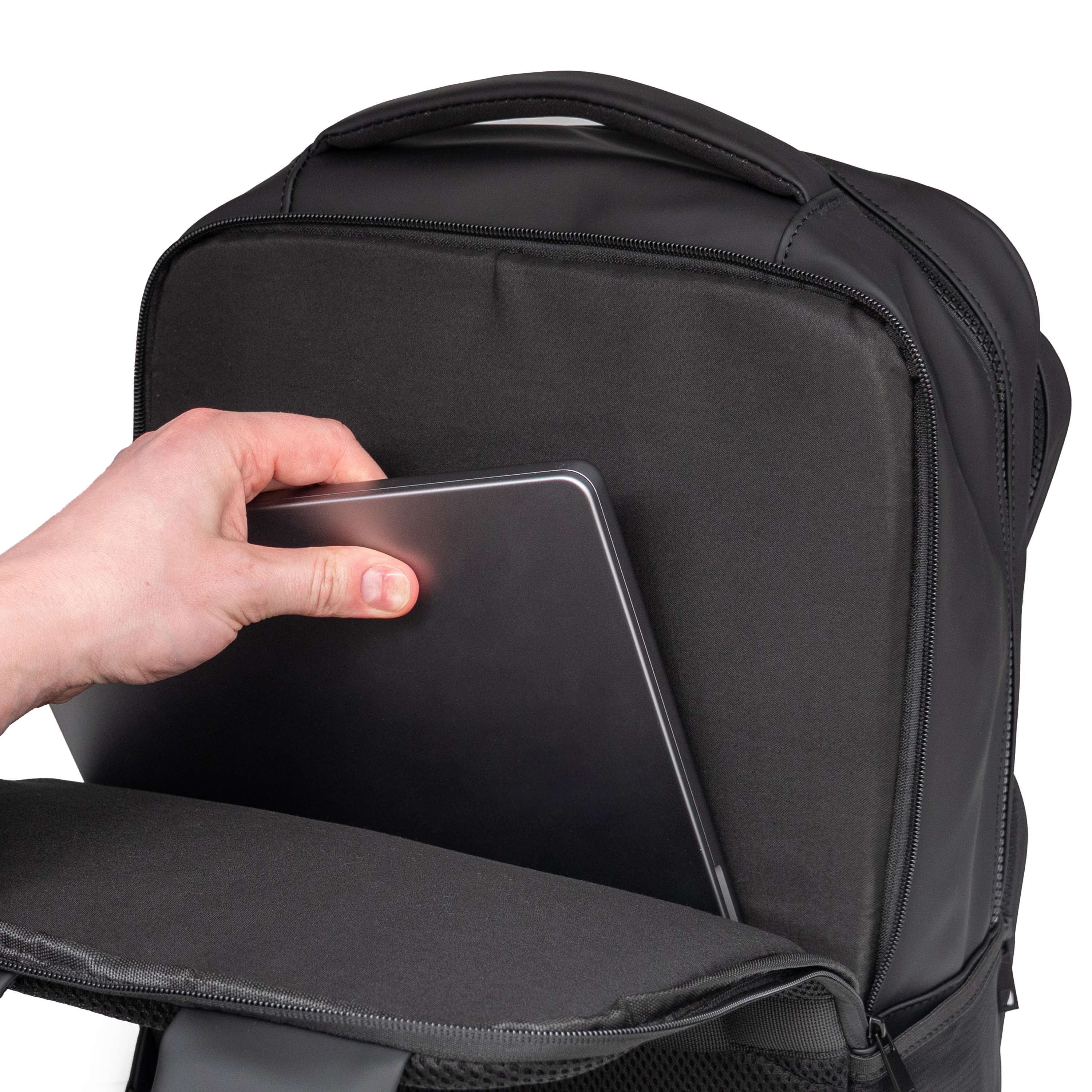 Roam 17" laptop backpack call of the wild 30