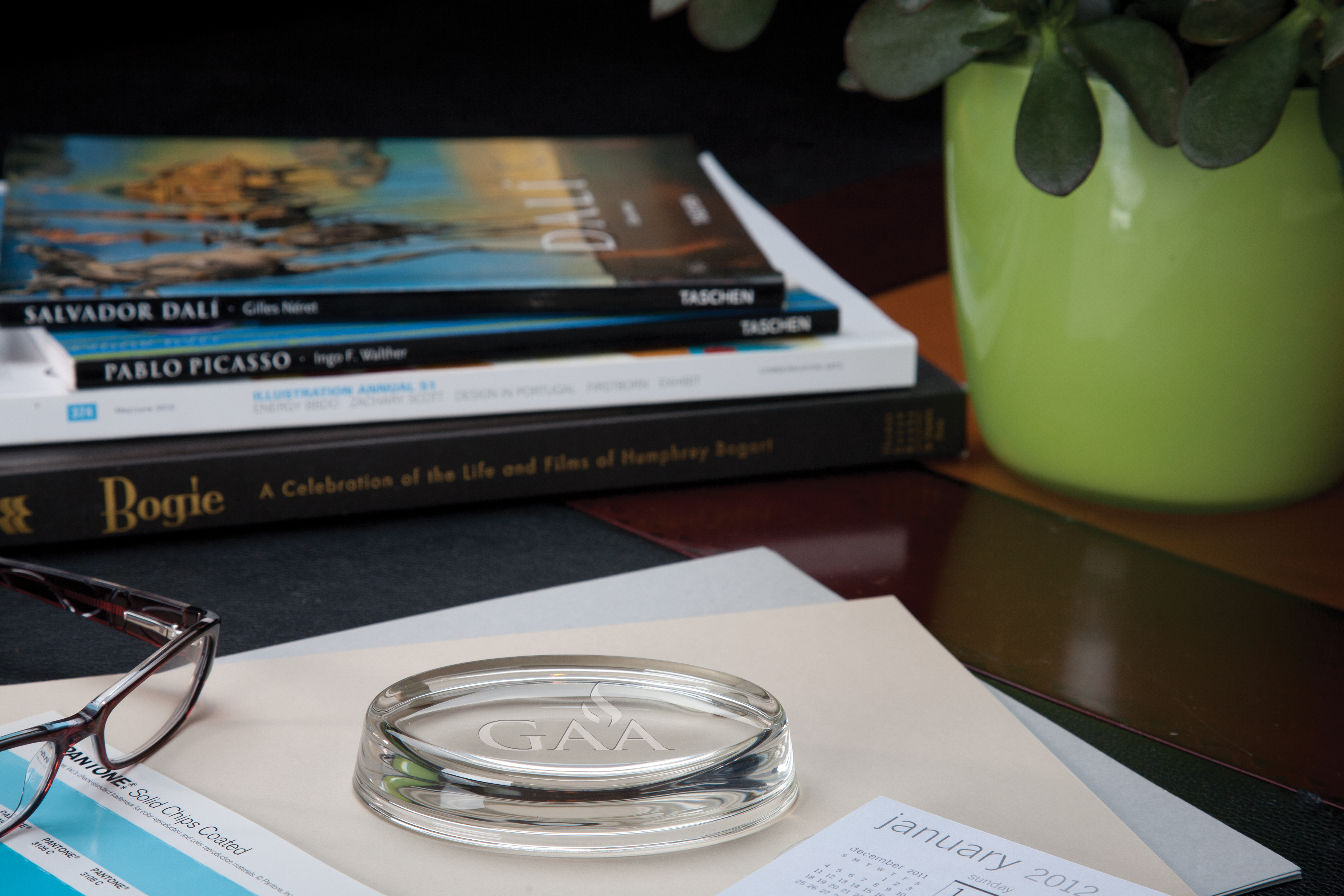 JAFFA® Oval Paperweight 2