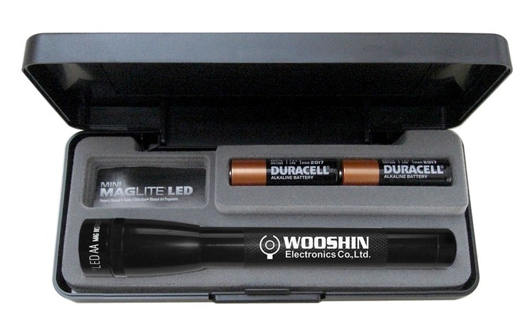 LED 2 "AA" Mini Maglite® 1
