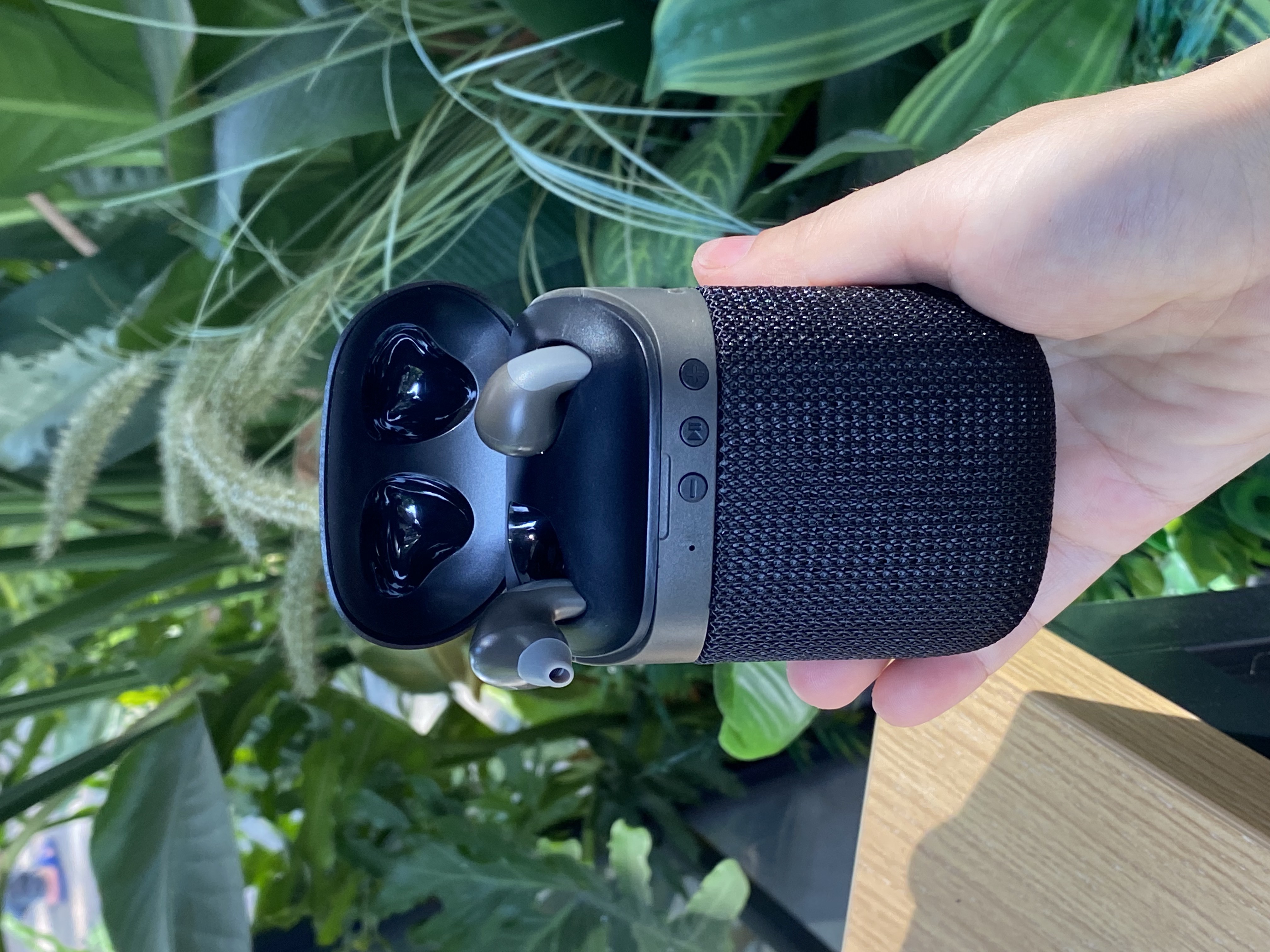 Bluetooth Speaker with Headset 4