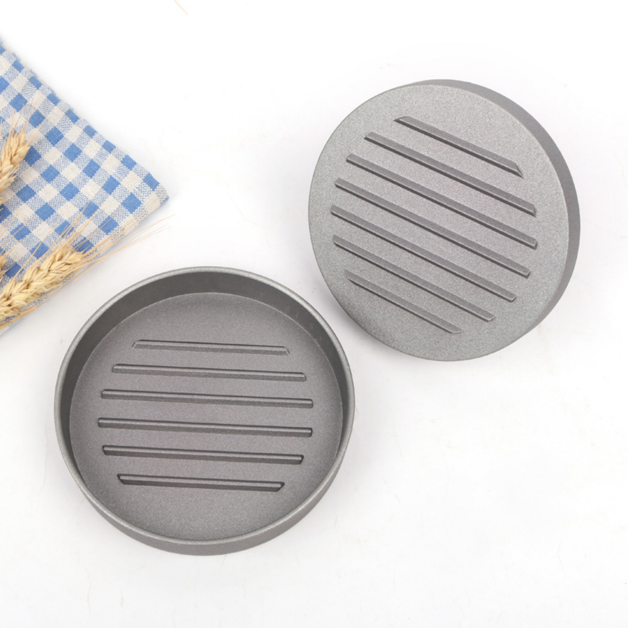Non-Stick Burger Press 3