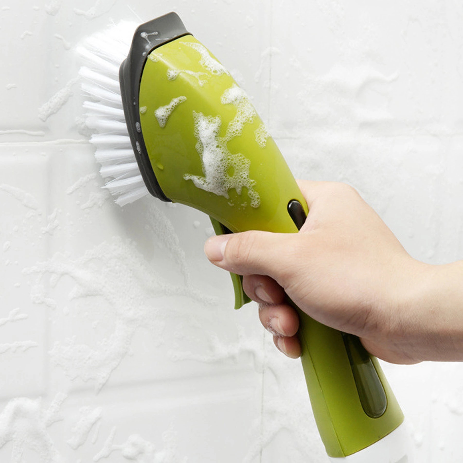 Spray Cleaning Brush 4