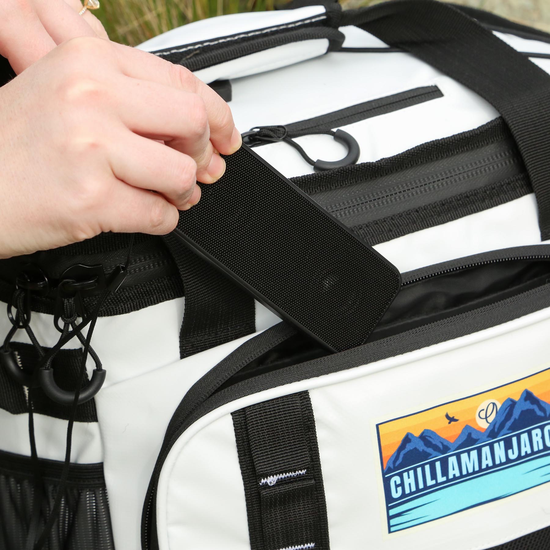 Chillamanjaro™ 18 Can Altitune Cooler Bag 2