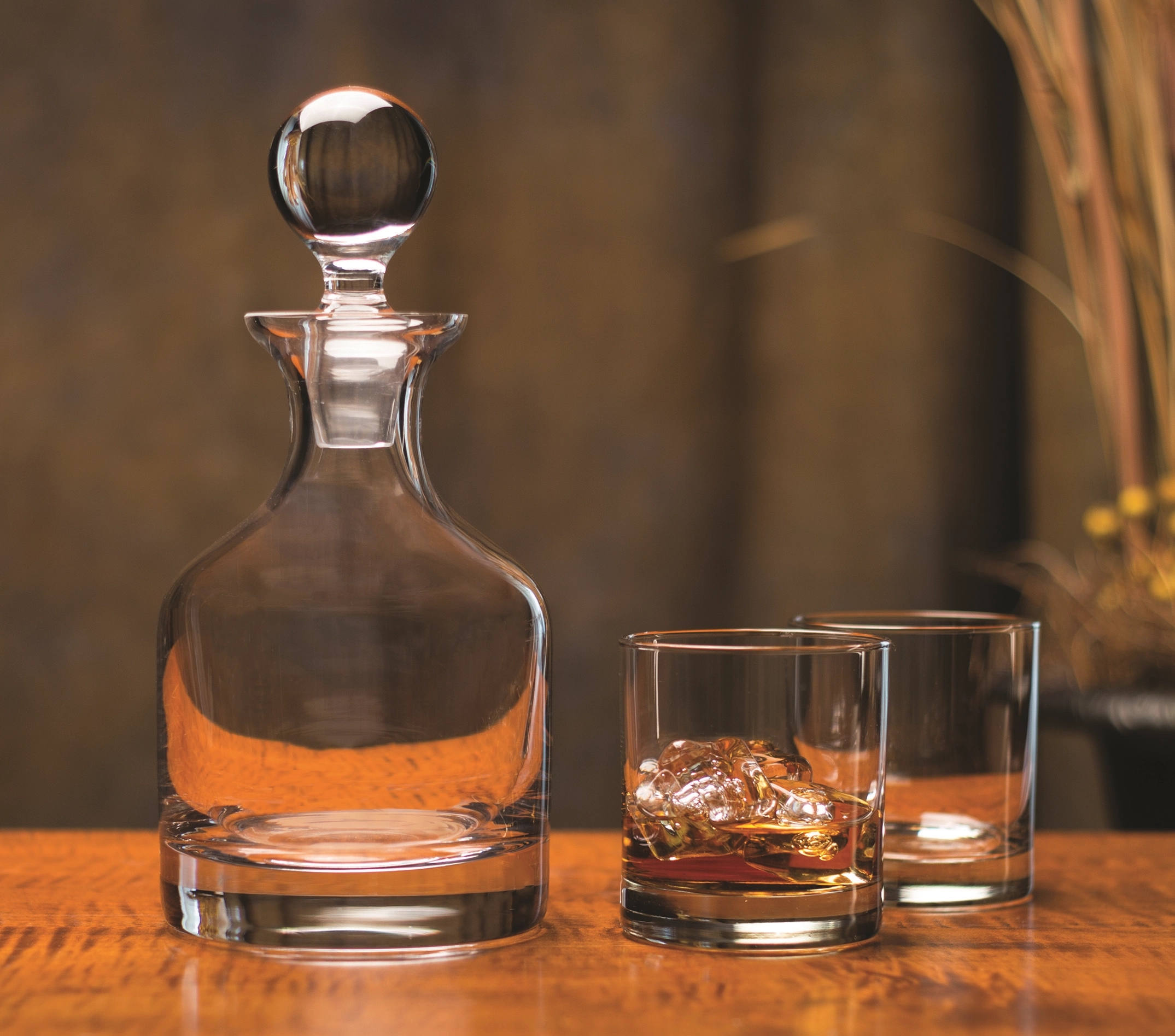 Classic Whiskey Decanter Set, 3-Piece 4