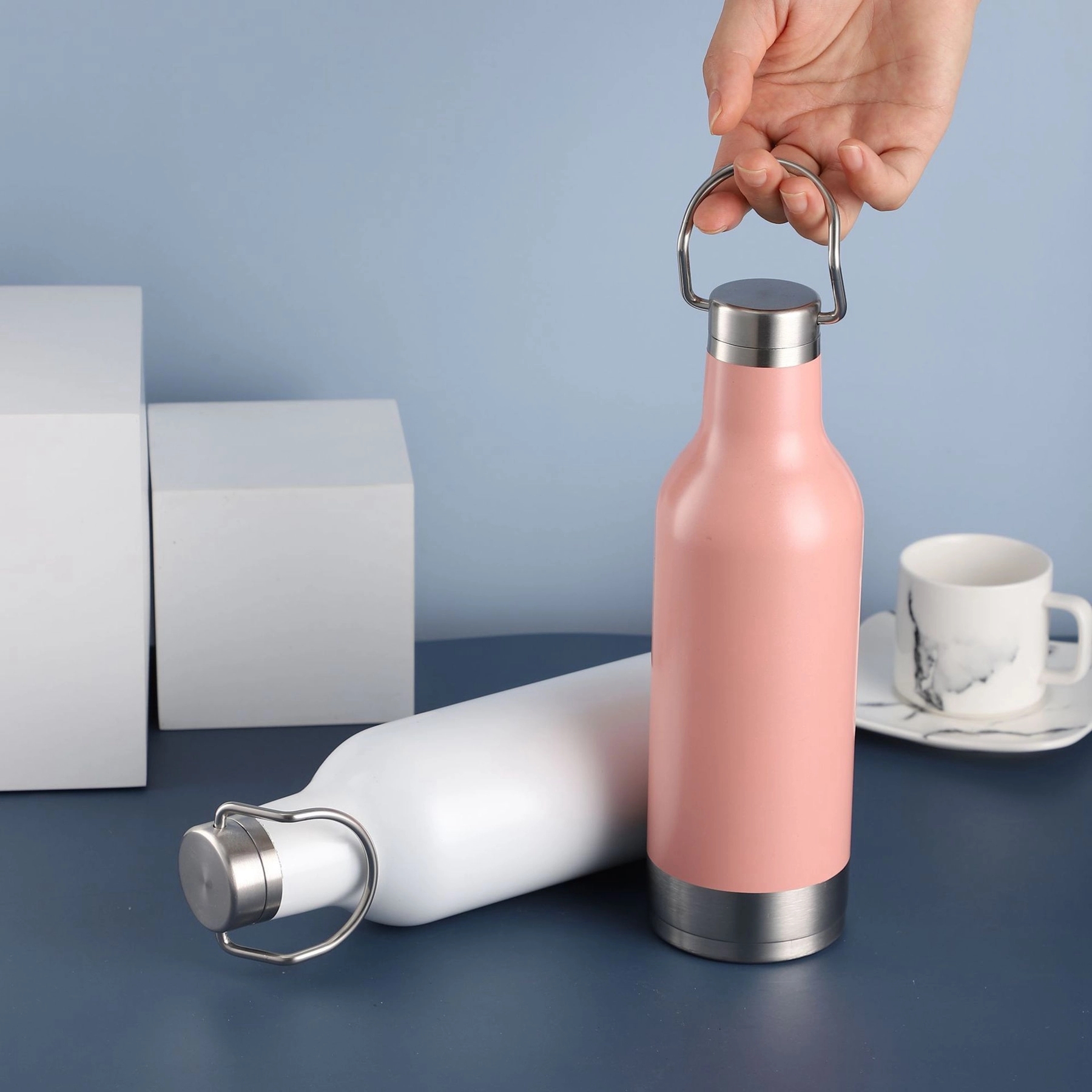 17 OZ. Double Wall Vacuum Insulation Flask with Handle 7