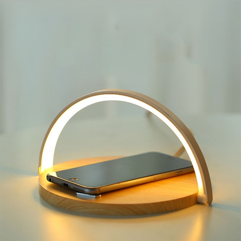 Lamp with Wireless Charger 3