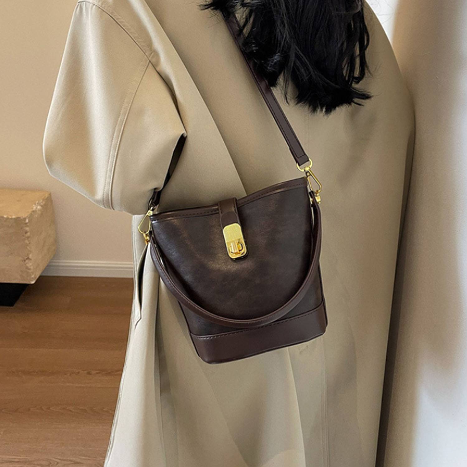 PU Tote Bag w/ Adjustable Strap and Lock Closure 3