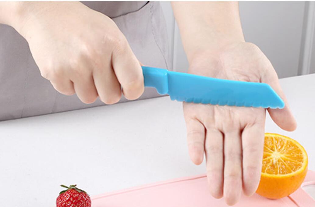 Children's Plastic Safe Cooking Knife 1