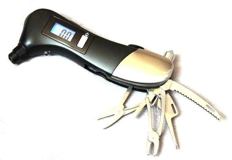 Digital Multifunction Tire Pressure Gauge With Flashlight 2