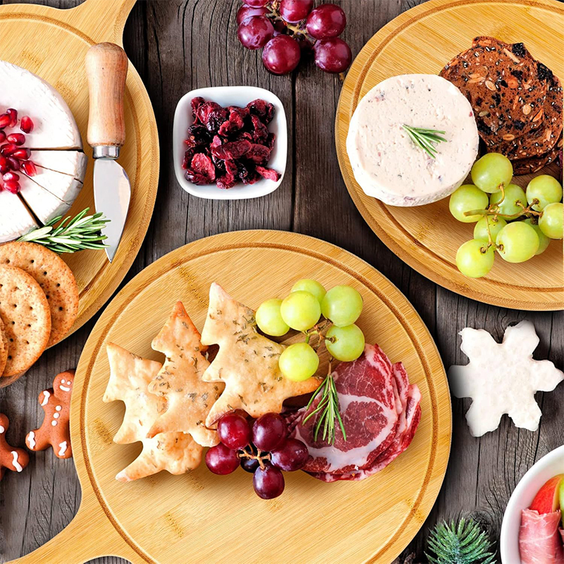 Round Wood Cutting Board with Handle 2