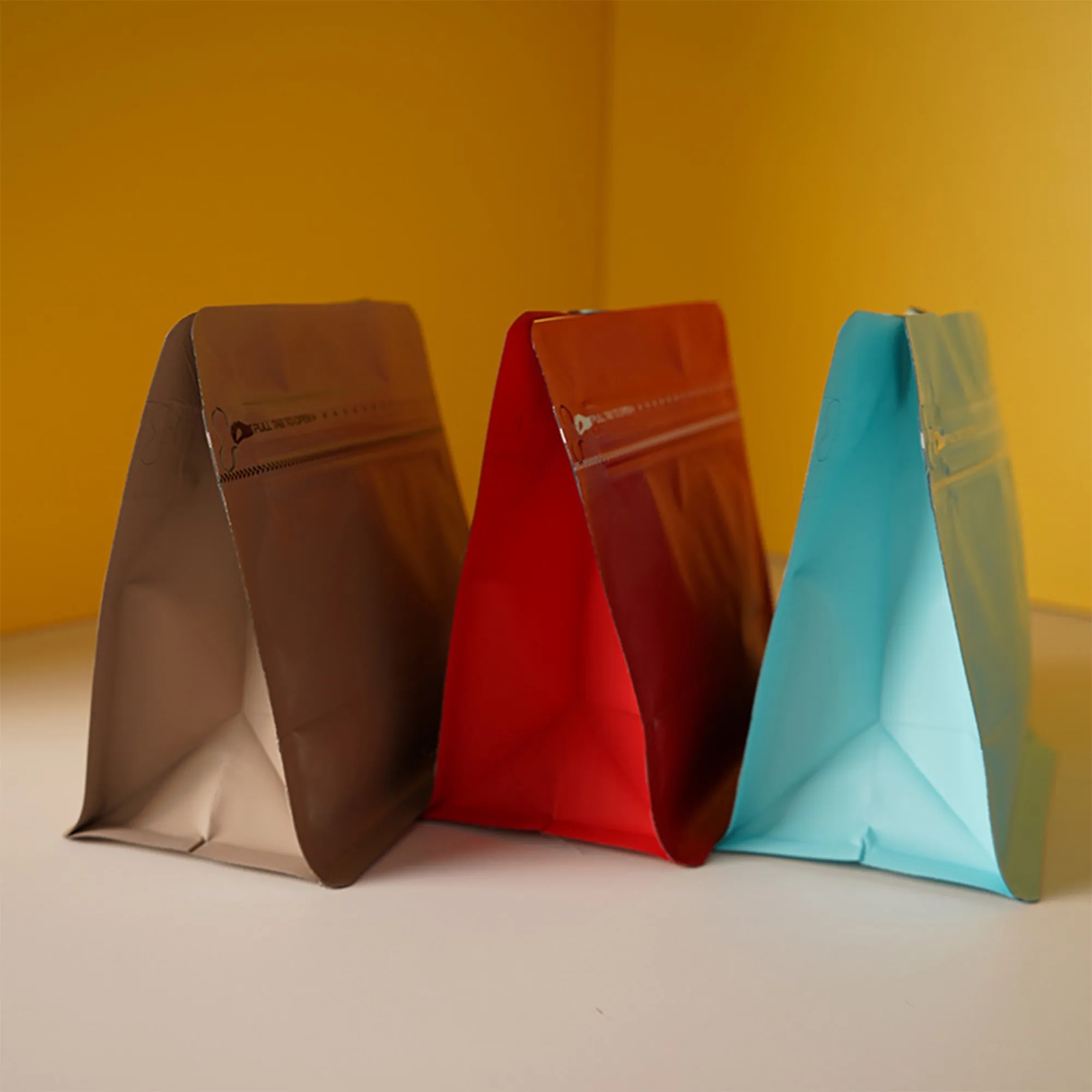 Self Sealing Coffee Bag With Degassing Valve 2