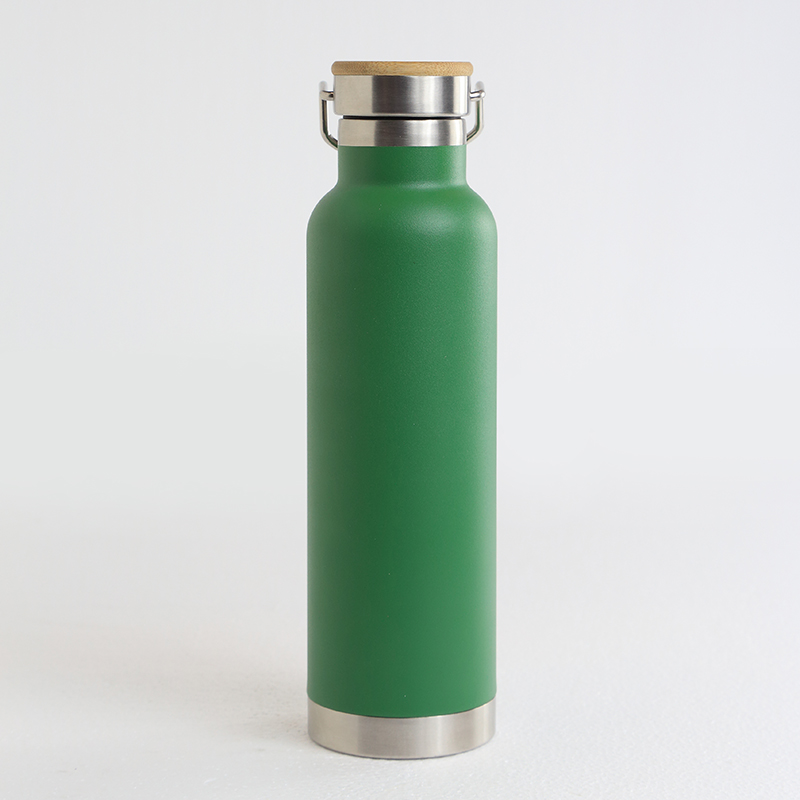 22 Oz. Scenesetter Double Wall 18/8 Stainless Steel Vacuum Insulated Bottle w/Bamboo Cap