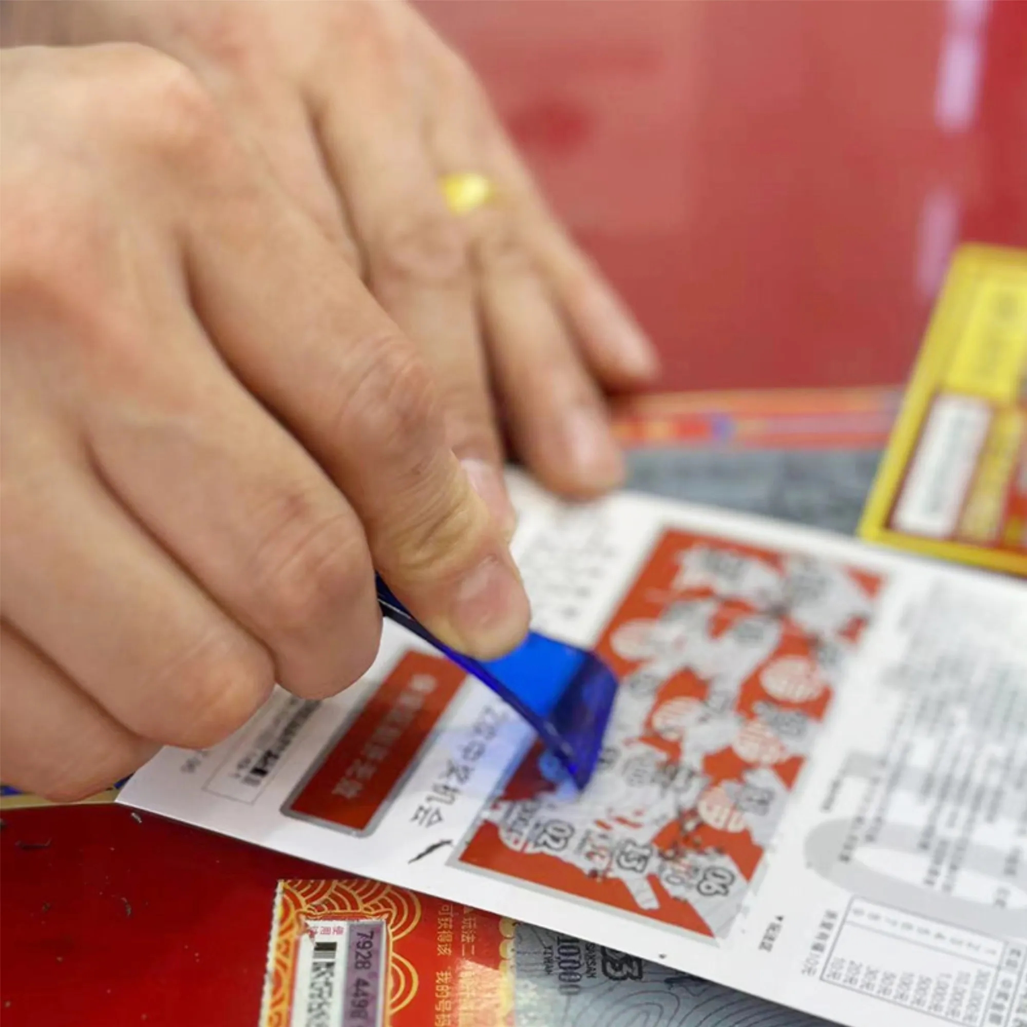 Plastic Lottery Scratcher Ticket Scraper WithBead Chain 2