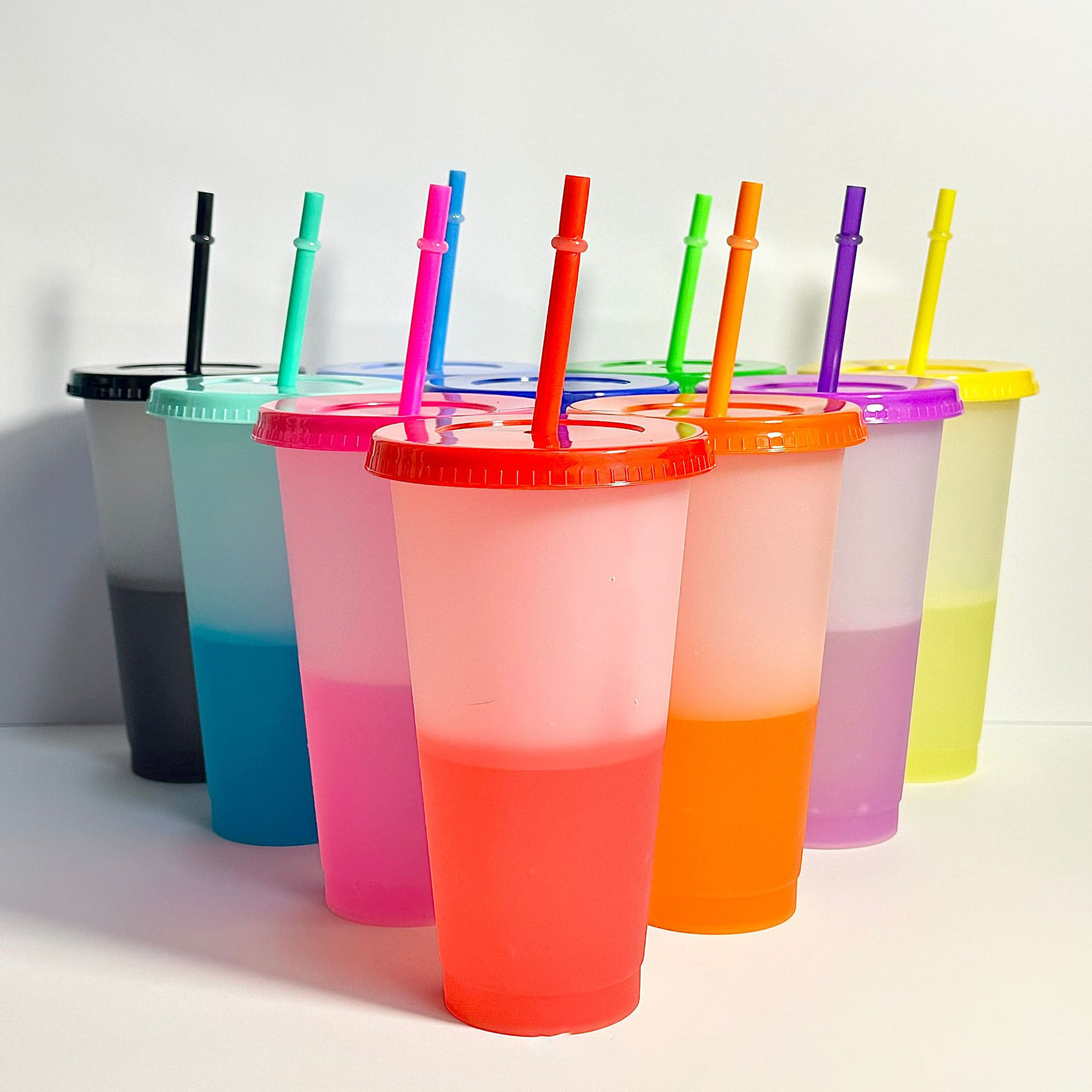 24oz. Plastic Stadium Cup With Lid And Straw (Color change) 5