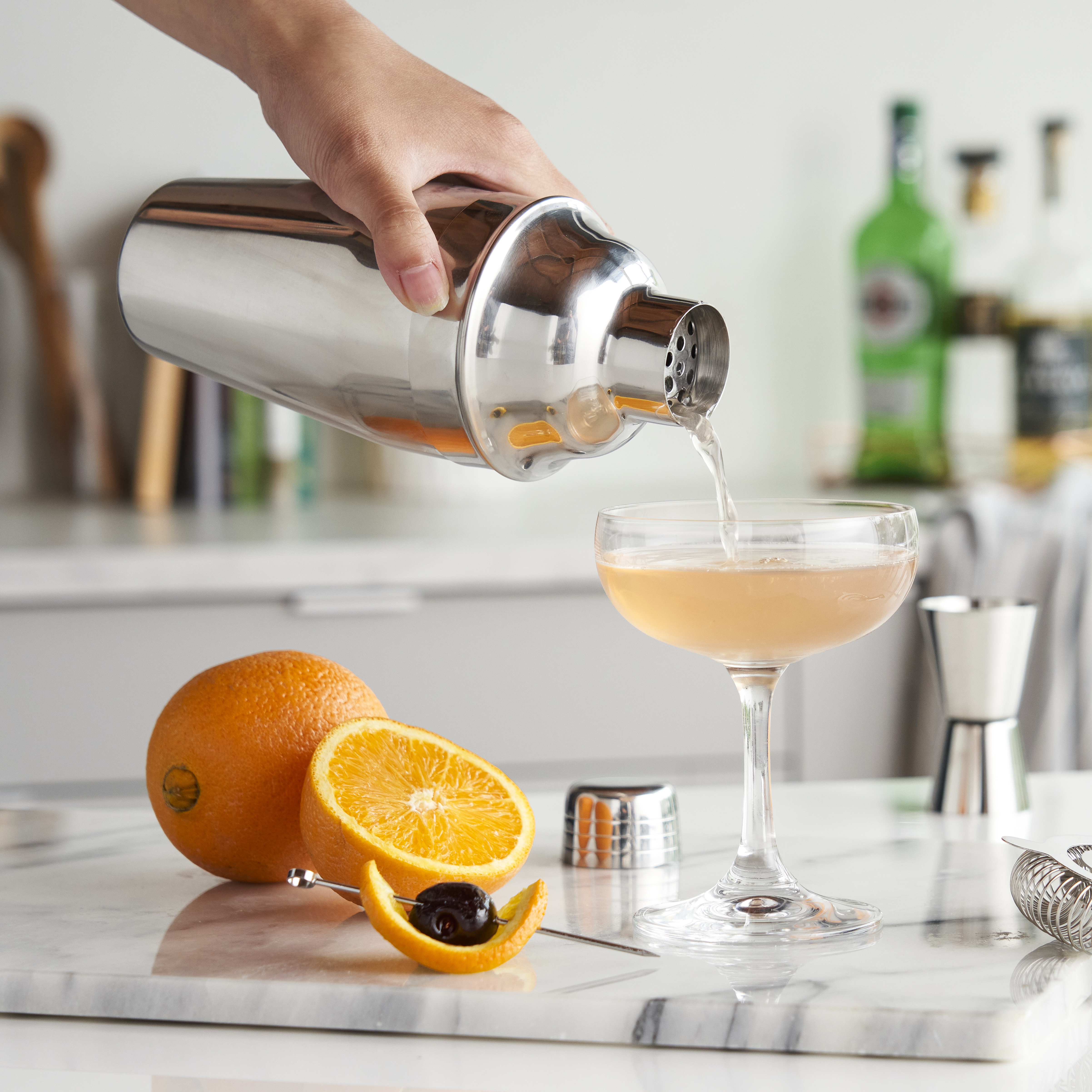 True® Contour™ 18oz Cocktail Shaker 1