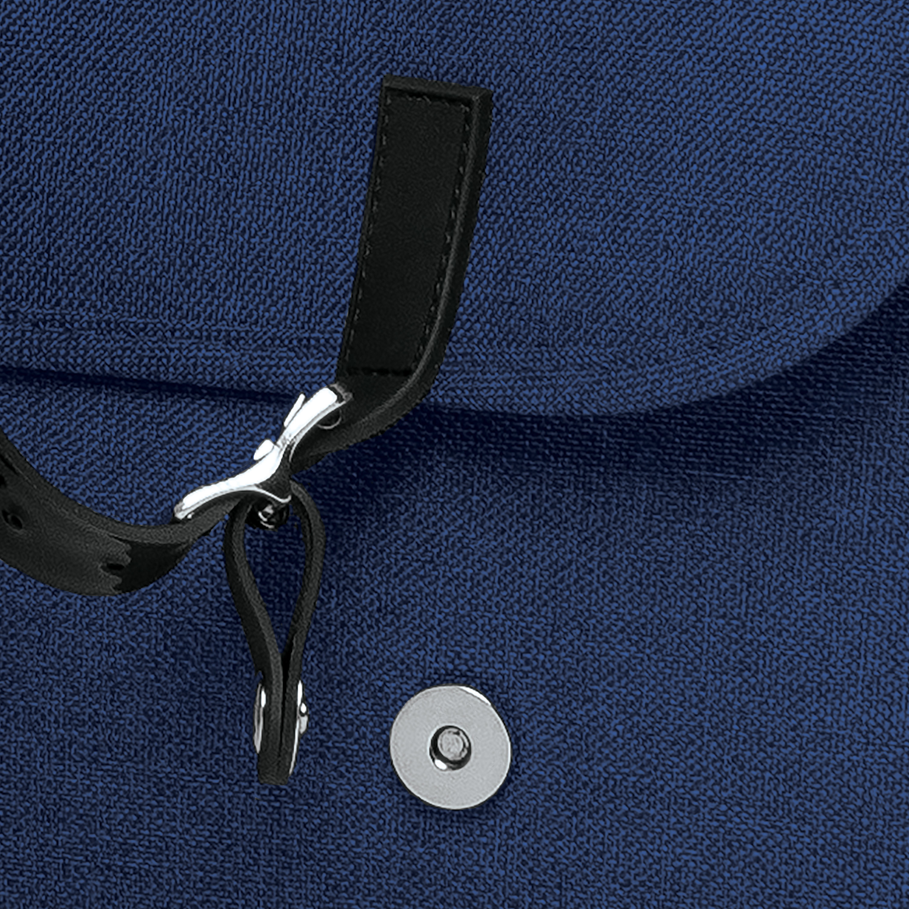 Nomad must haves - renew messenger 14