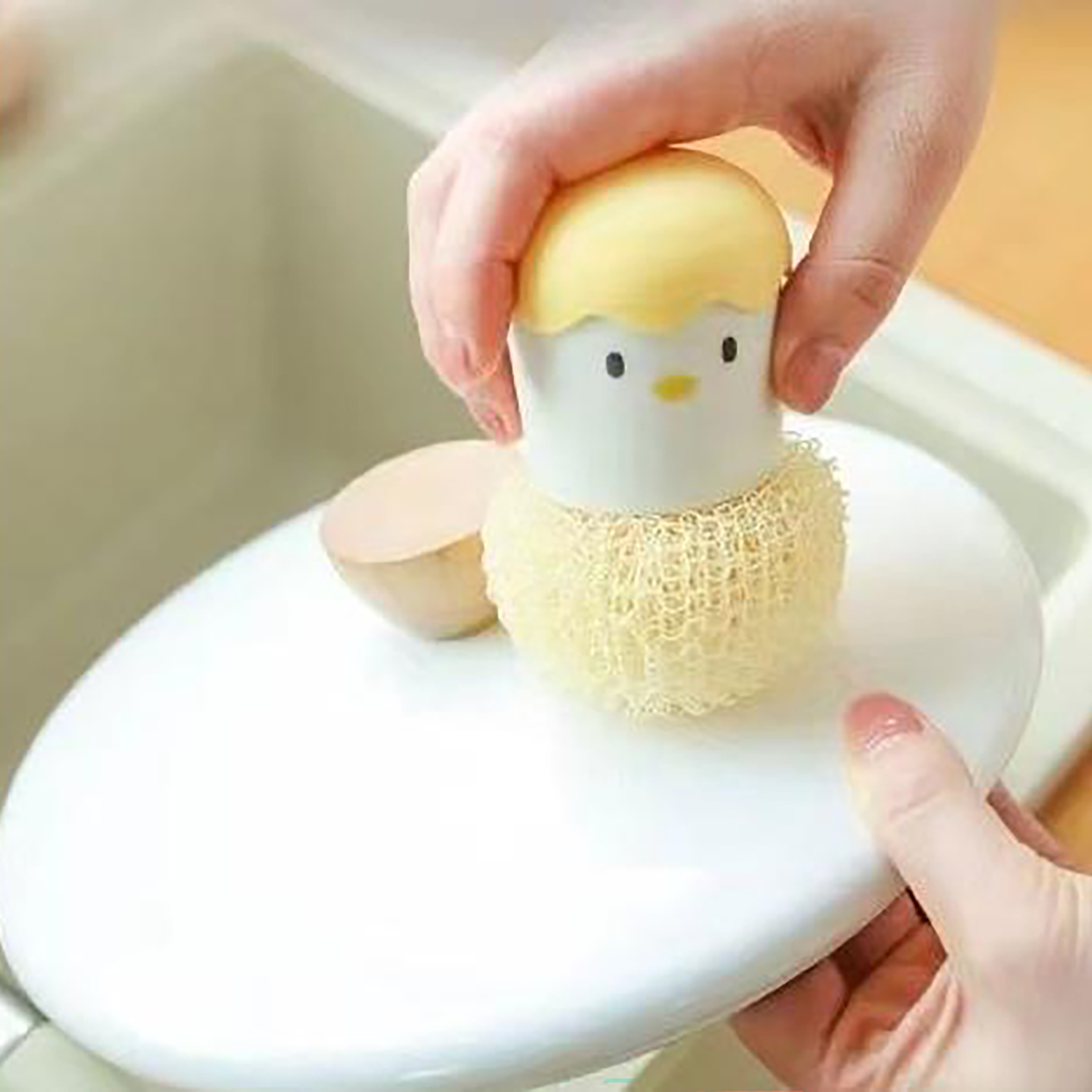 Decontaminating Cartoon Eggshell Pot Brush 4