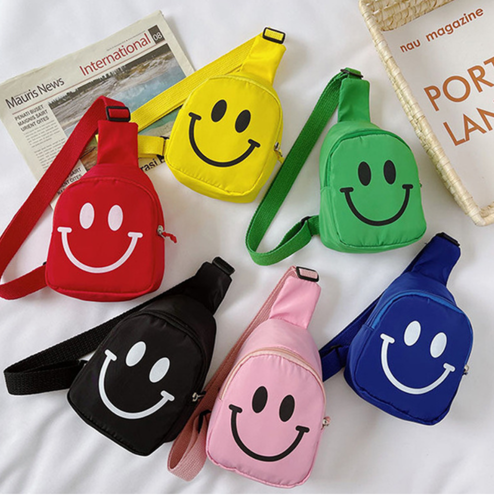 Smiling children's messenger chest bag 1