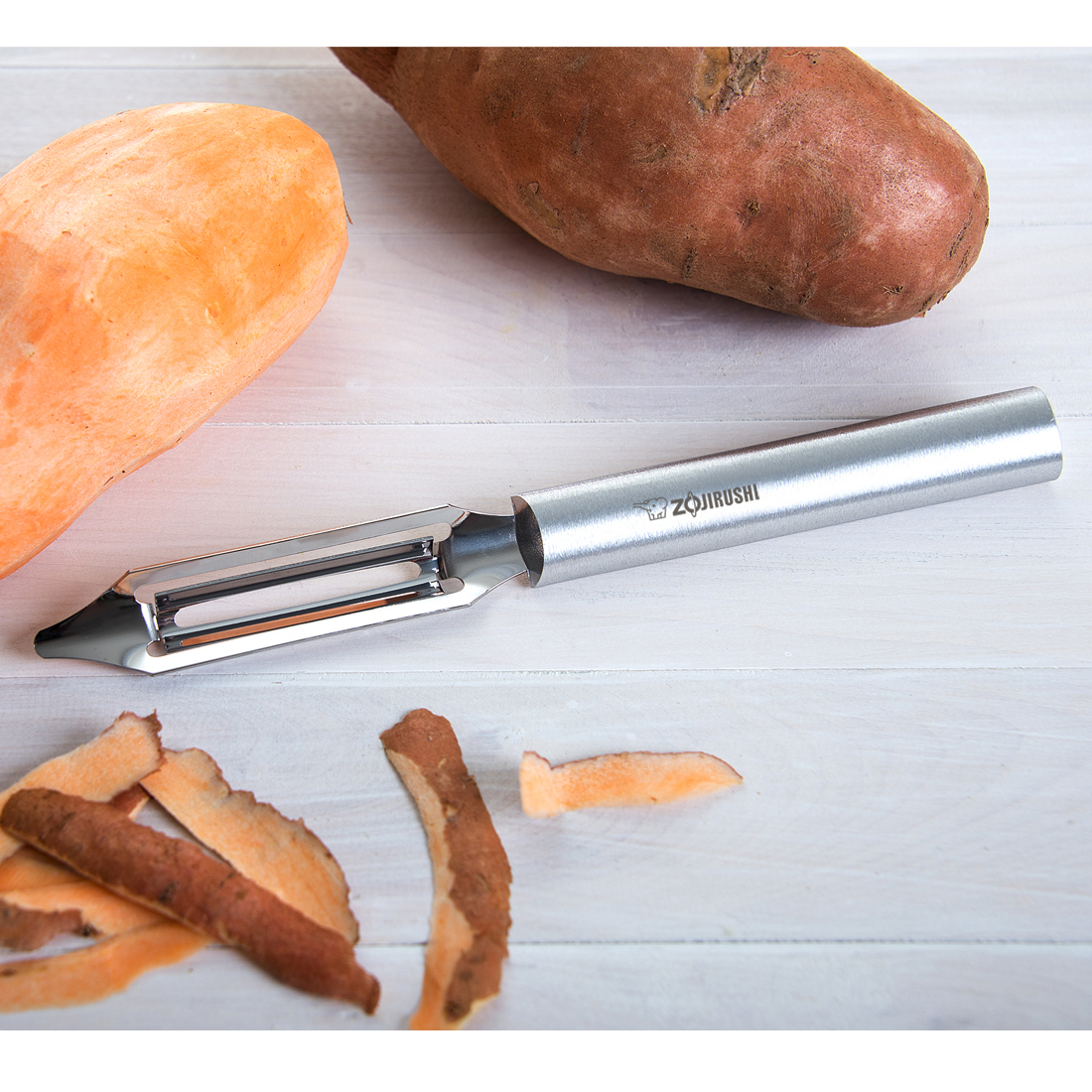 Deluxe Vegetable Peeler w/Silver Handle 6