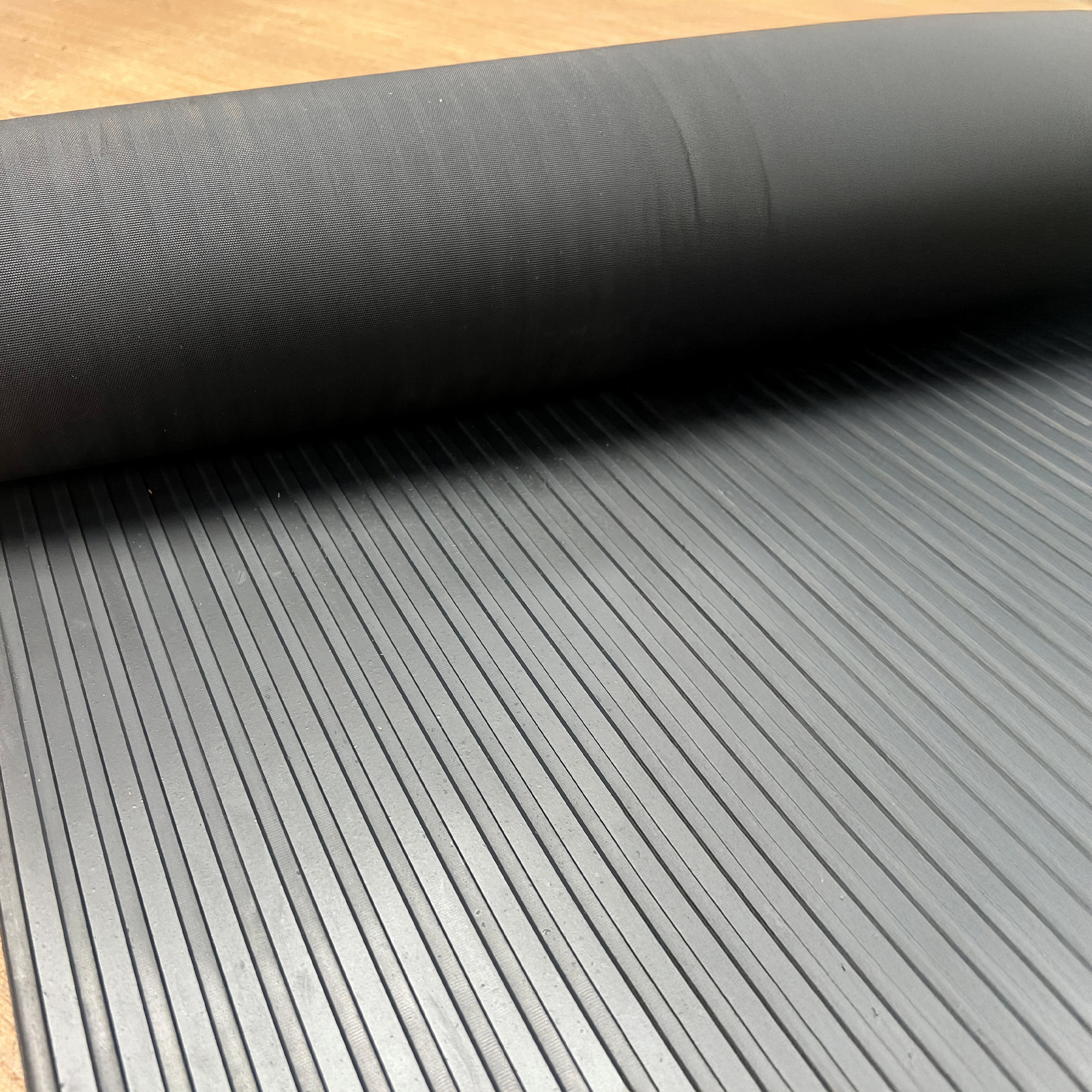 Heavy Duty Wide Rib Corrugated Rubber 4