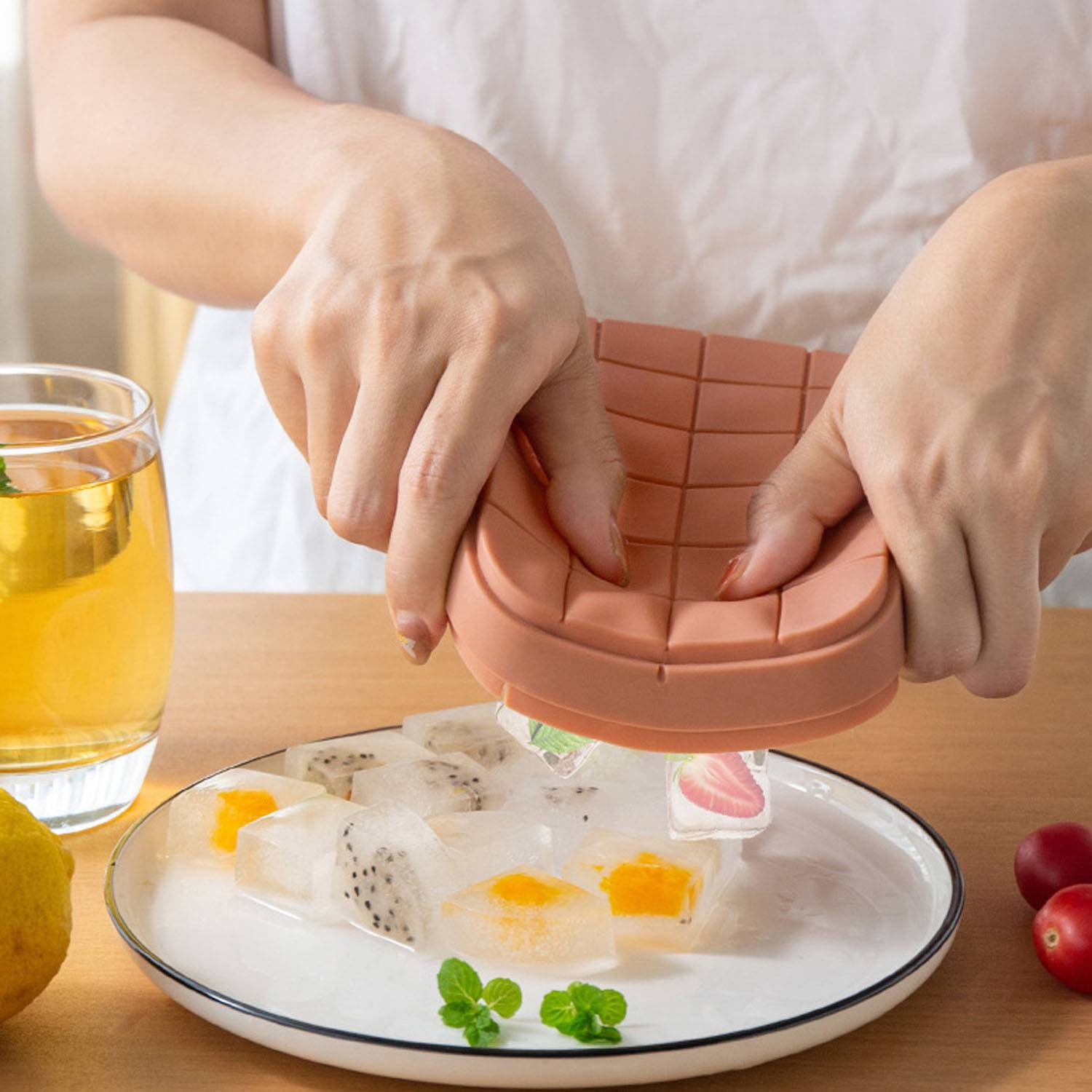 2 in 1 Silicone Ice Cube Tray w/ Storage Box 8