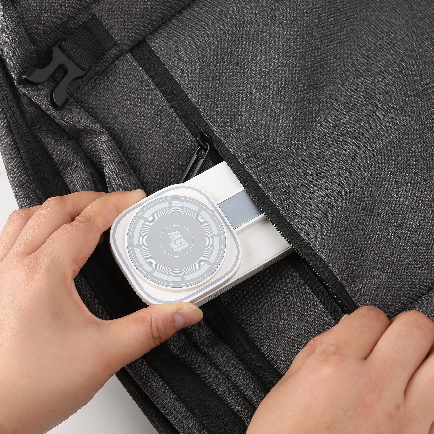 QiGlow 4-In-1 Charging Station 2