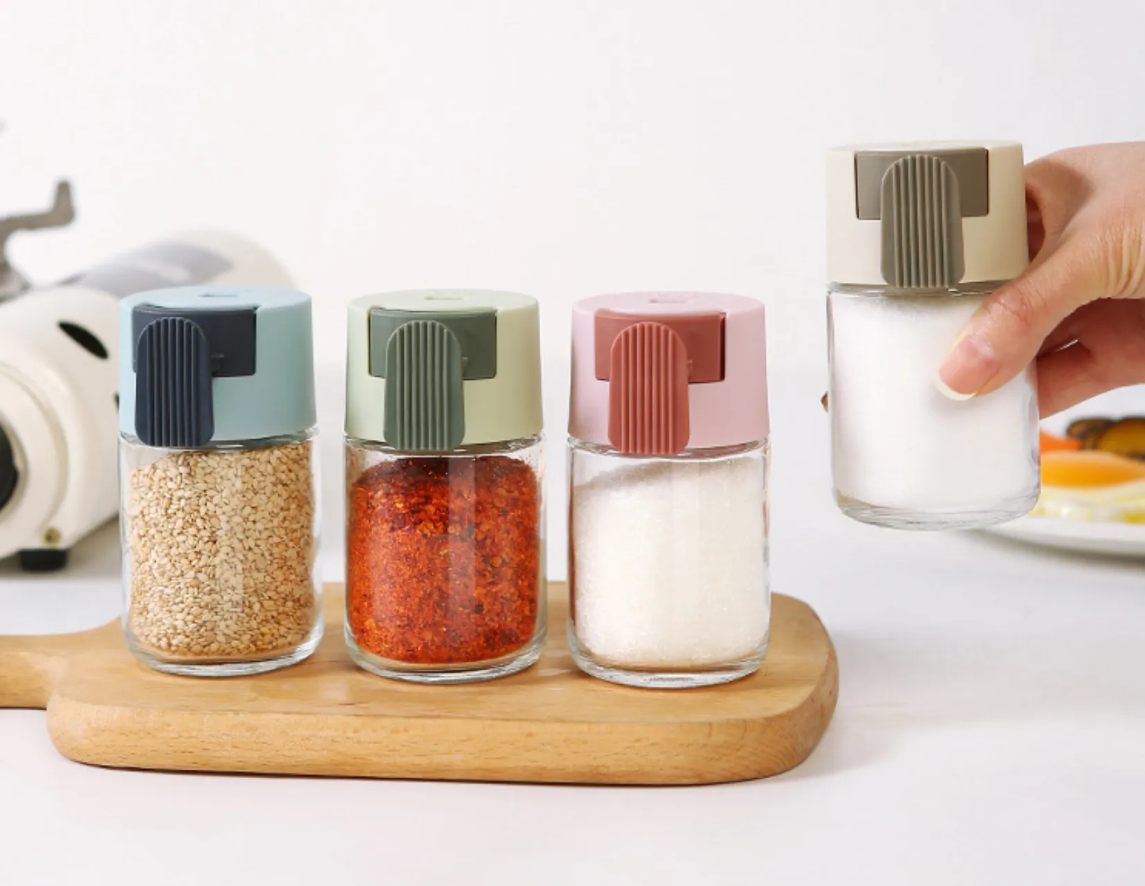 Press-type sealed condiment bottle & spice containers 2