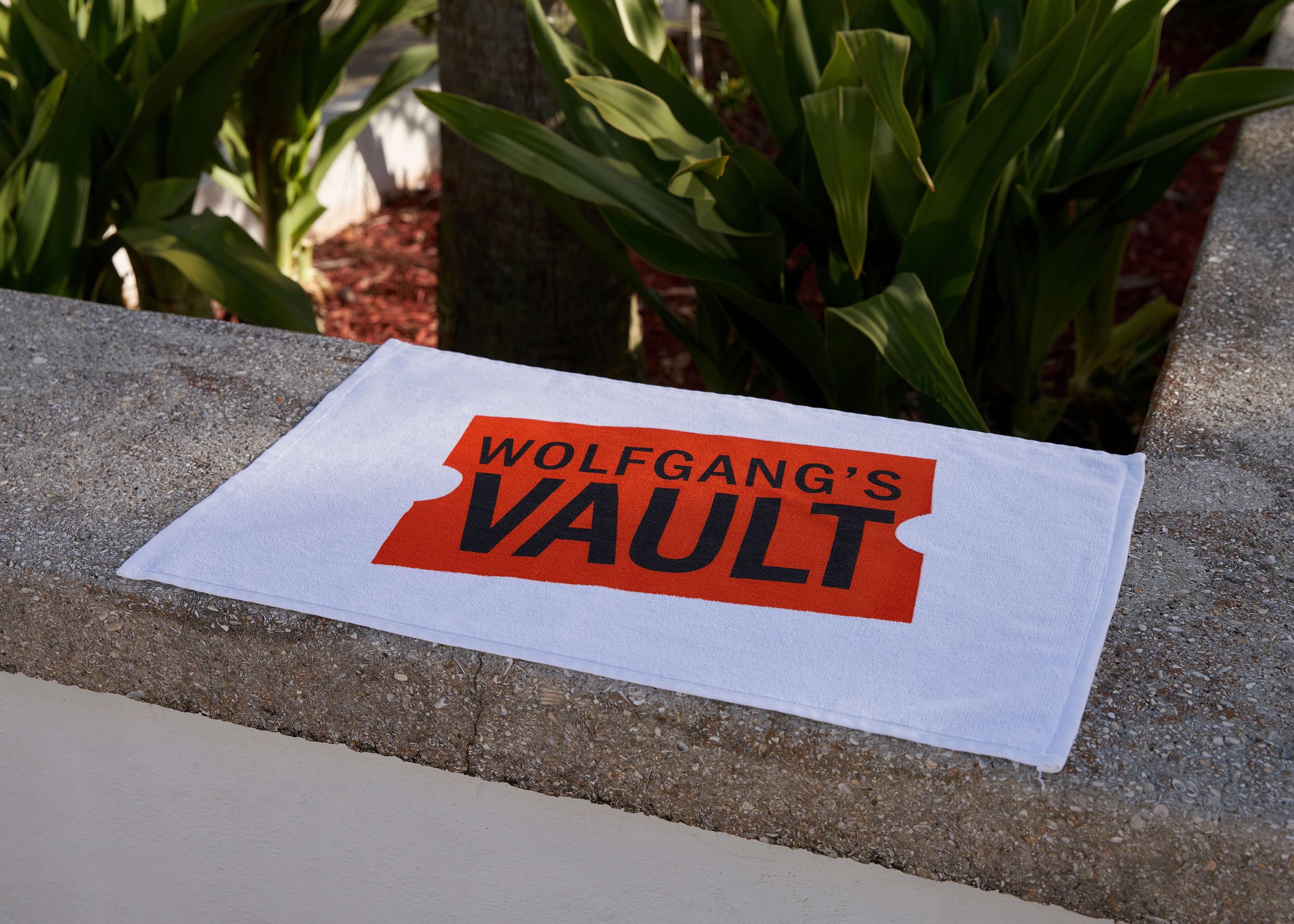 MaxxColor White Sport Rally Towel ( 15" x 24" )