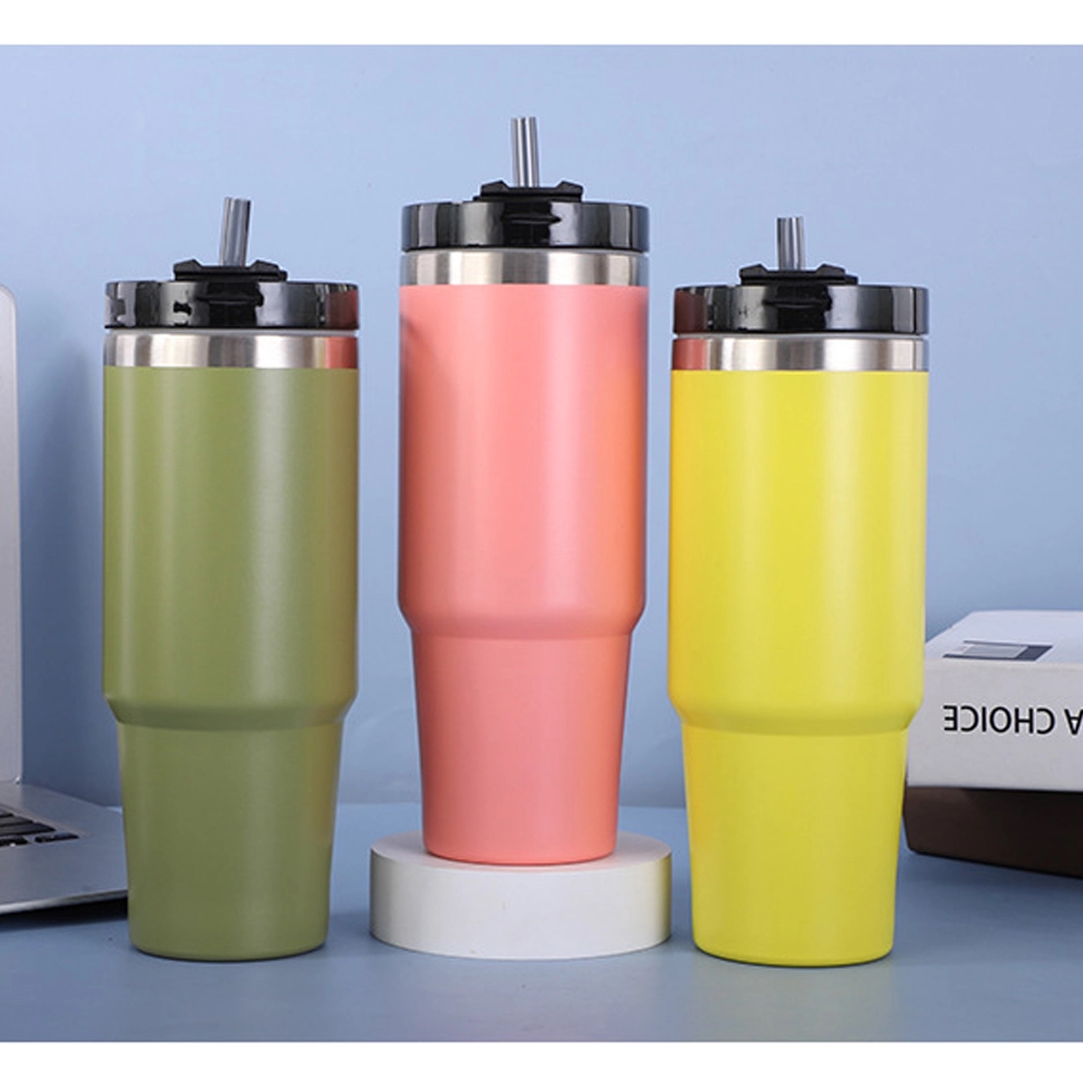 30 oz Insulated Tumbler With Lids and Straws 3