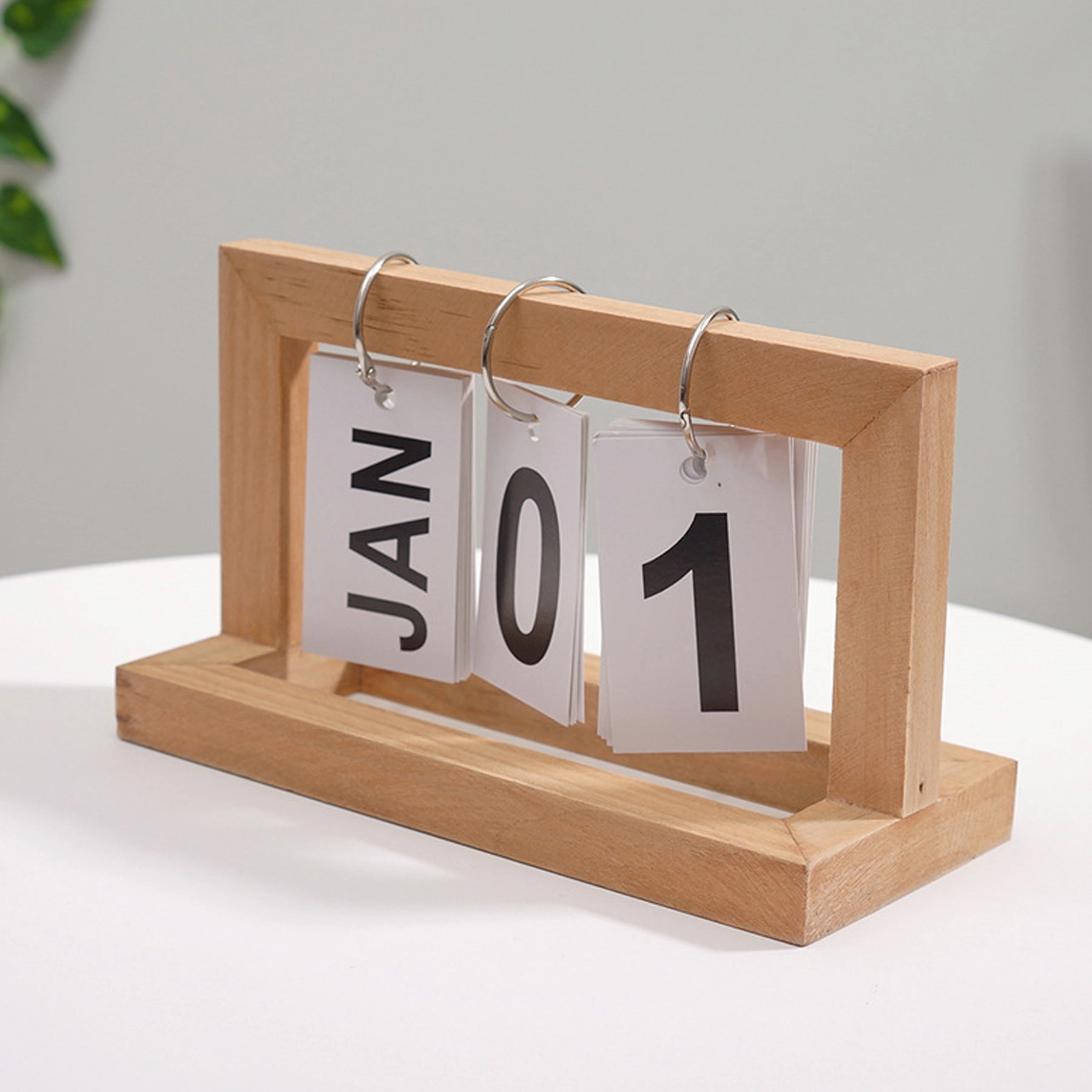Wooden Manual Flip Desk Calenda 4