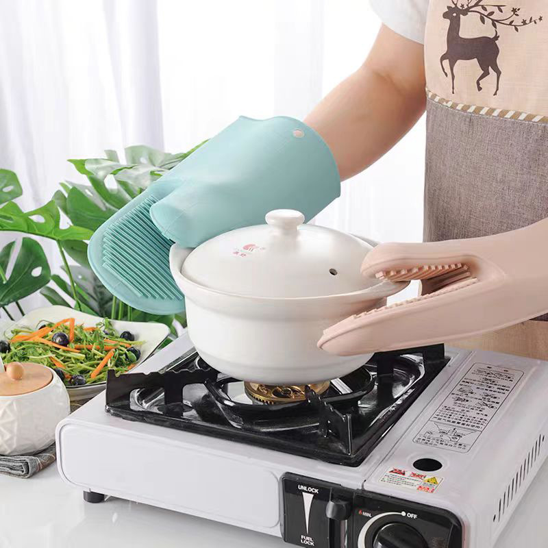 Heat-Resistant Kitchen Oven Mitts 1