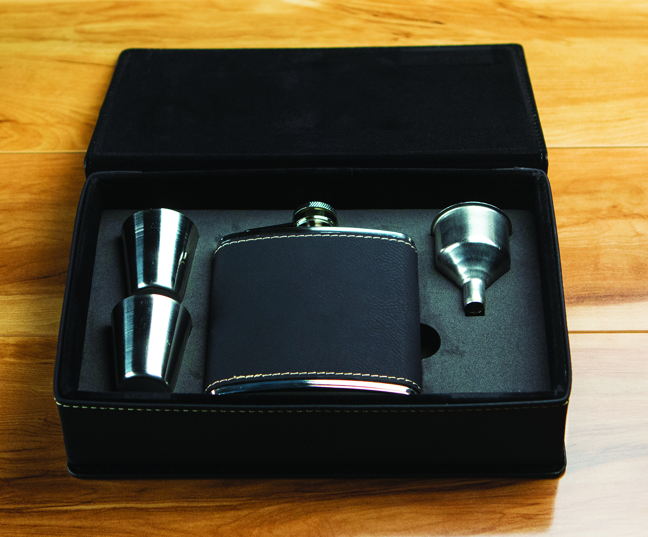 Leatherette Flask Set 11