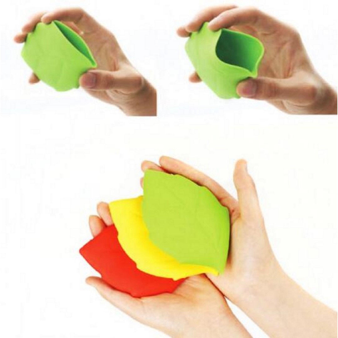 Silicone Outdoor Folding Maple Leaf-shaped Drink Cup 1