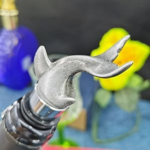 Elegant Fish Tail Design Alloy Wine Stopper 25