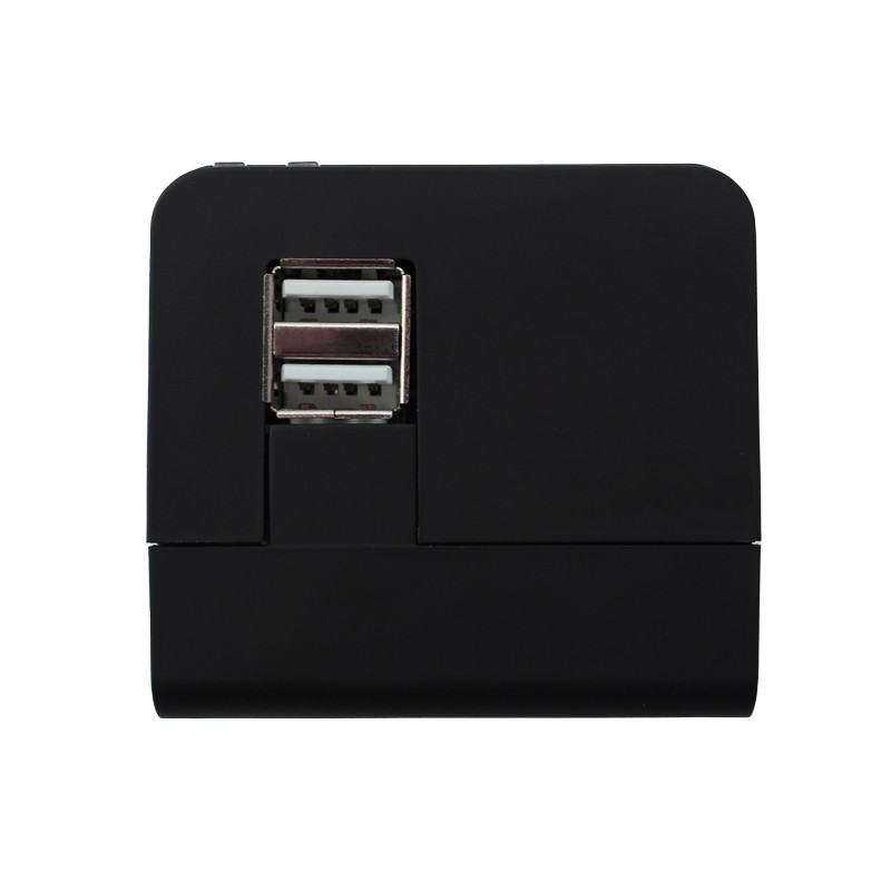TAU03 - Universal Travel Adapter 4