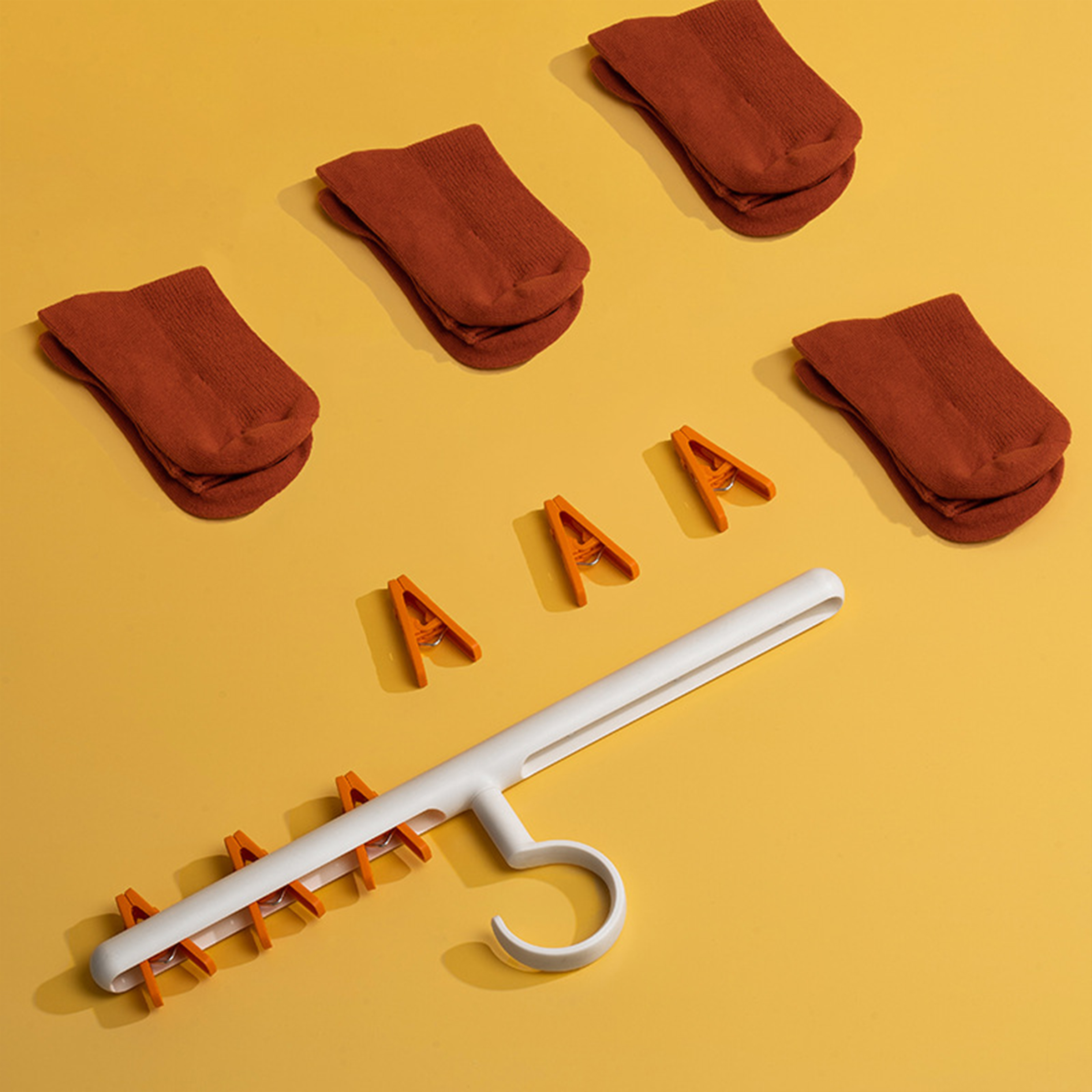 Plastic Creative Windproof Clothes Hanger 1