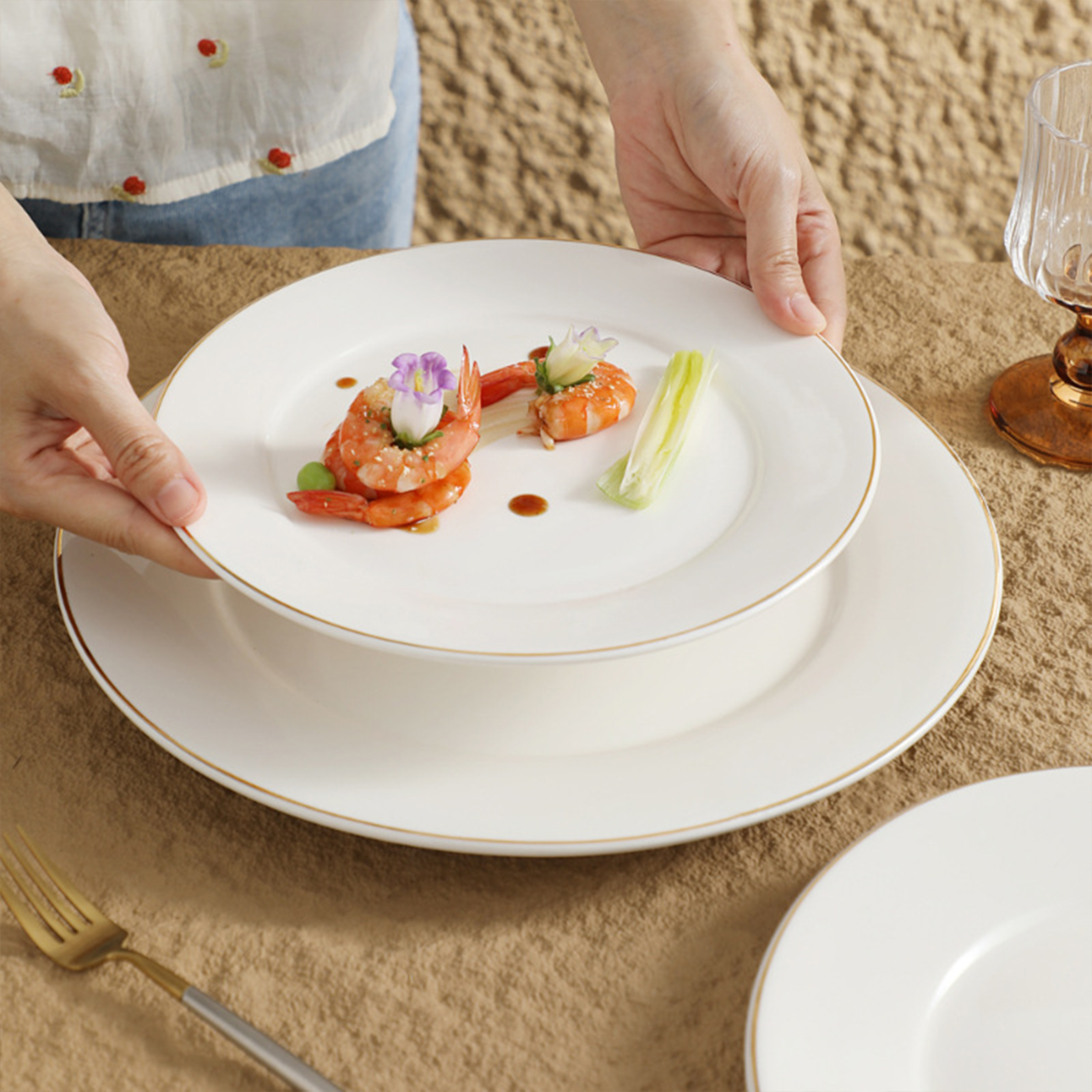 Ceramic Pure White Circular Western Dinner Plate 1