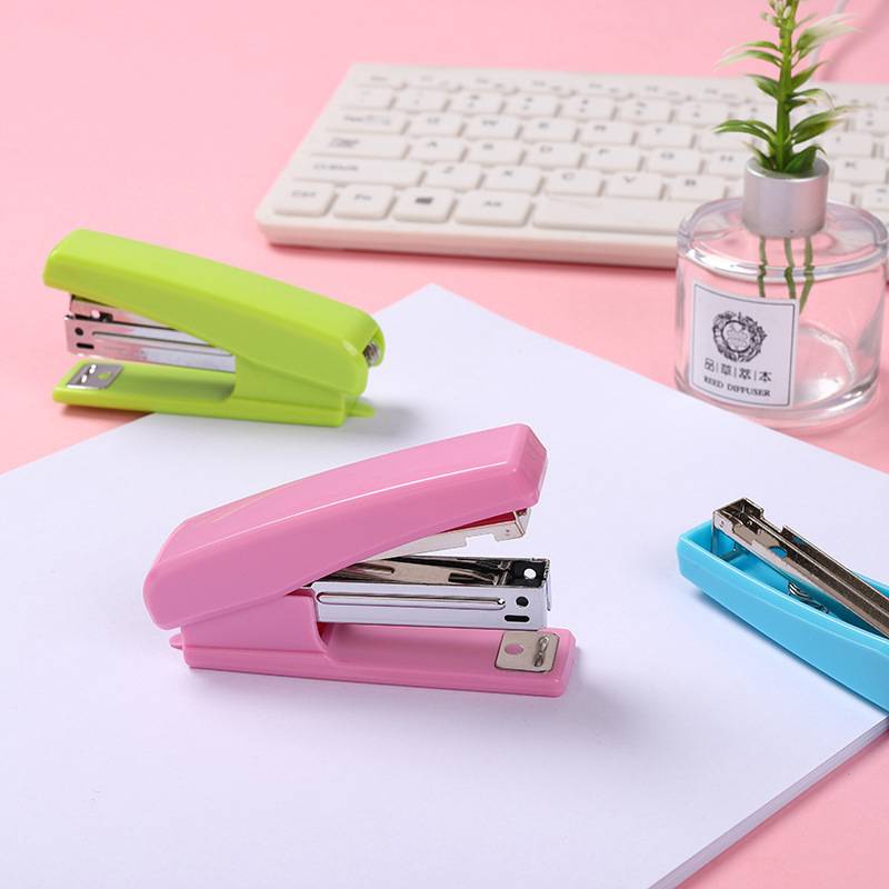 Large Capacity Office Stapler 4