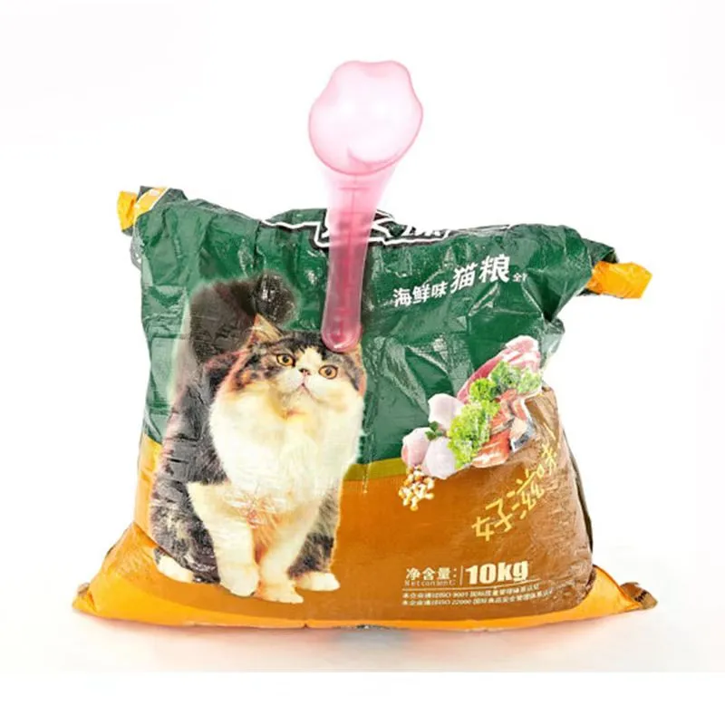 Pet Food Scoop with Bag Clip 2