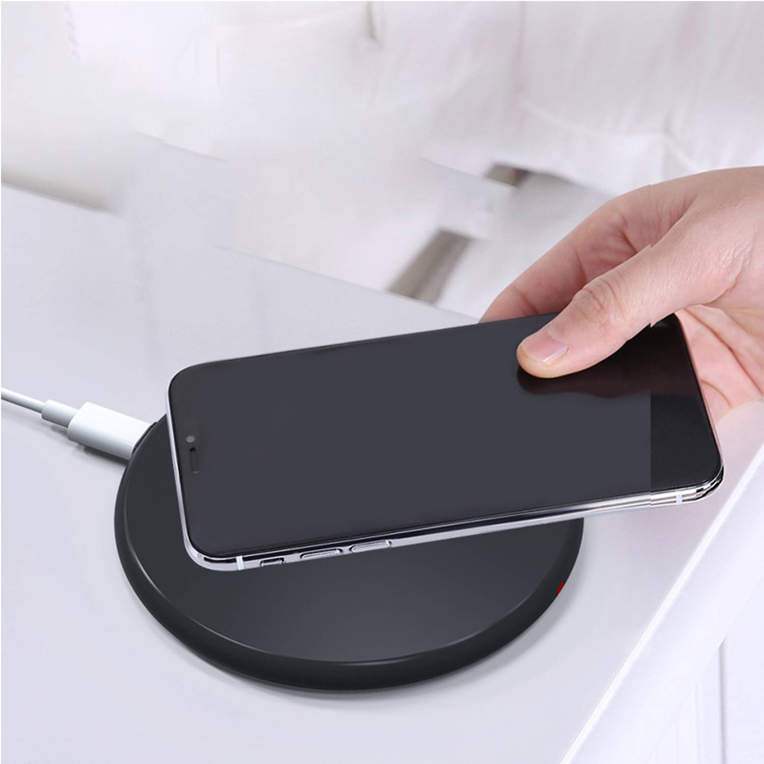 15W Round Desktop Wireless Charger 4