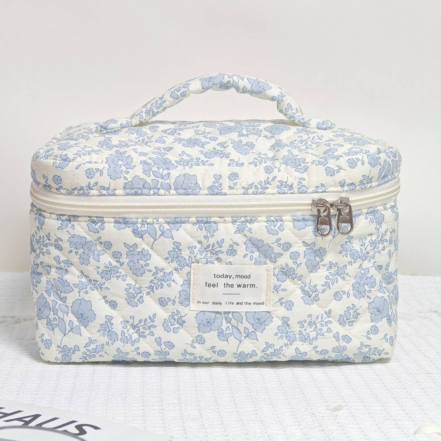 Portable Quilted Floral Makeup Bag – Durable Polyester 4